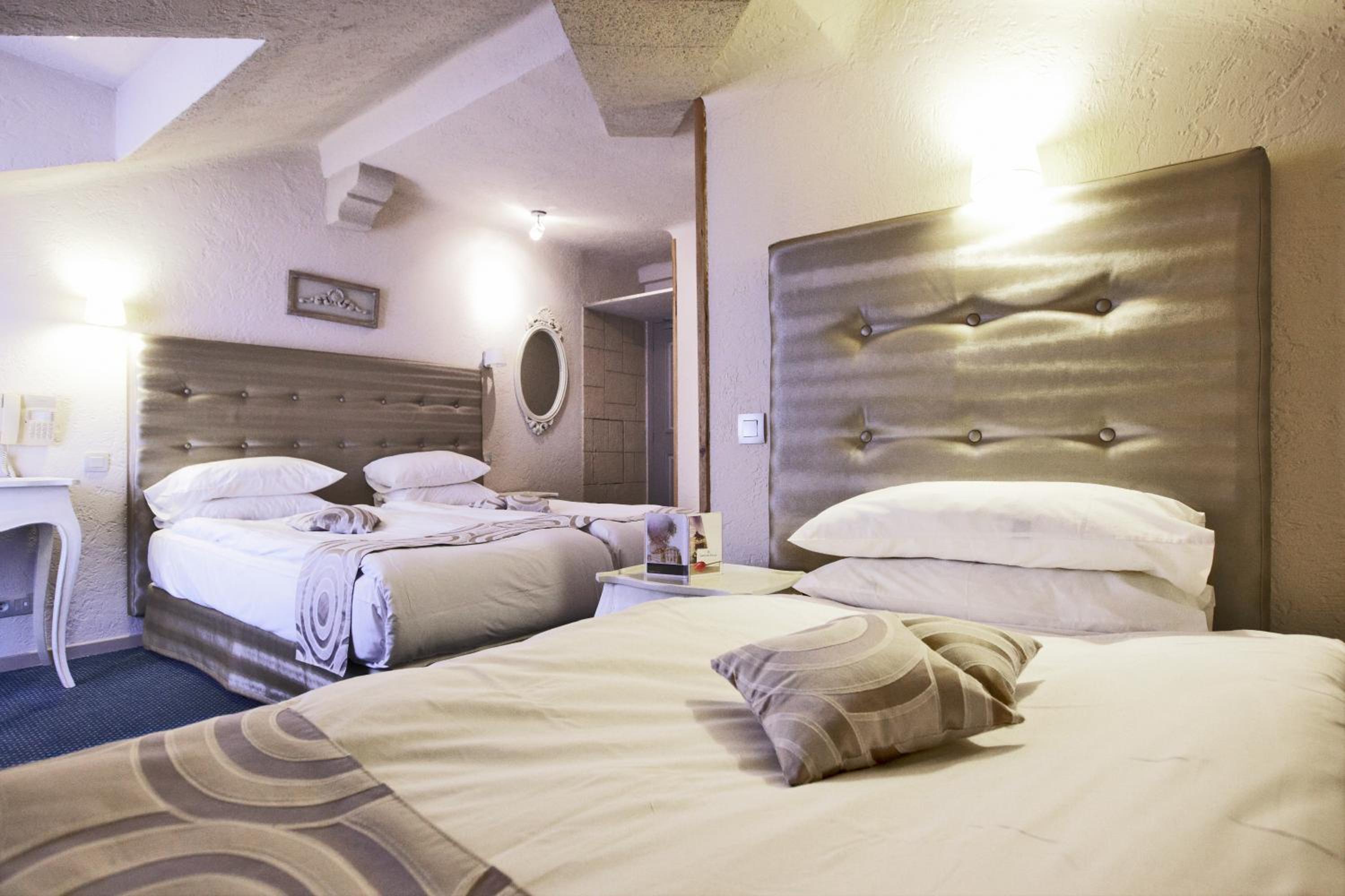 Triple Room - Photo 11