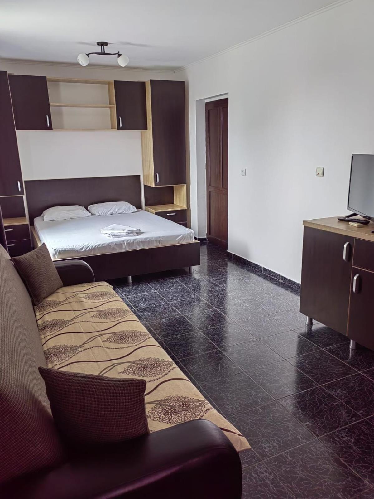 Double Room - Photo 4