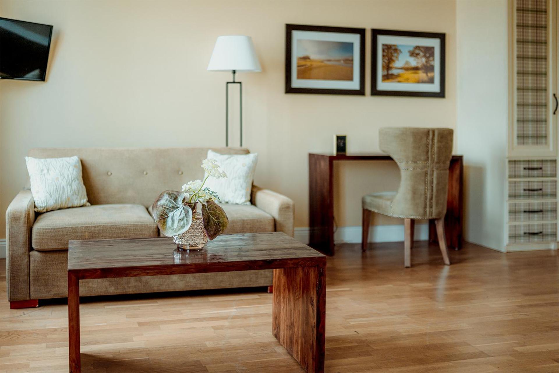 Family Room - Photo 7