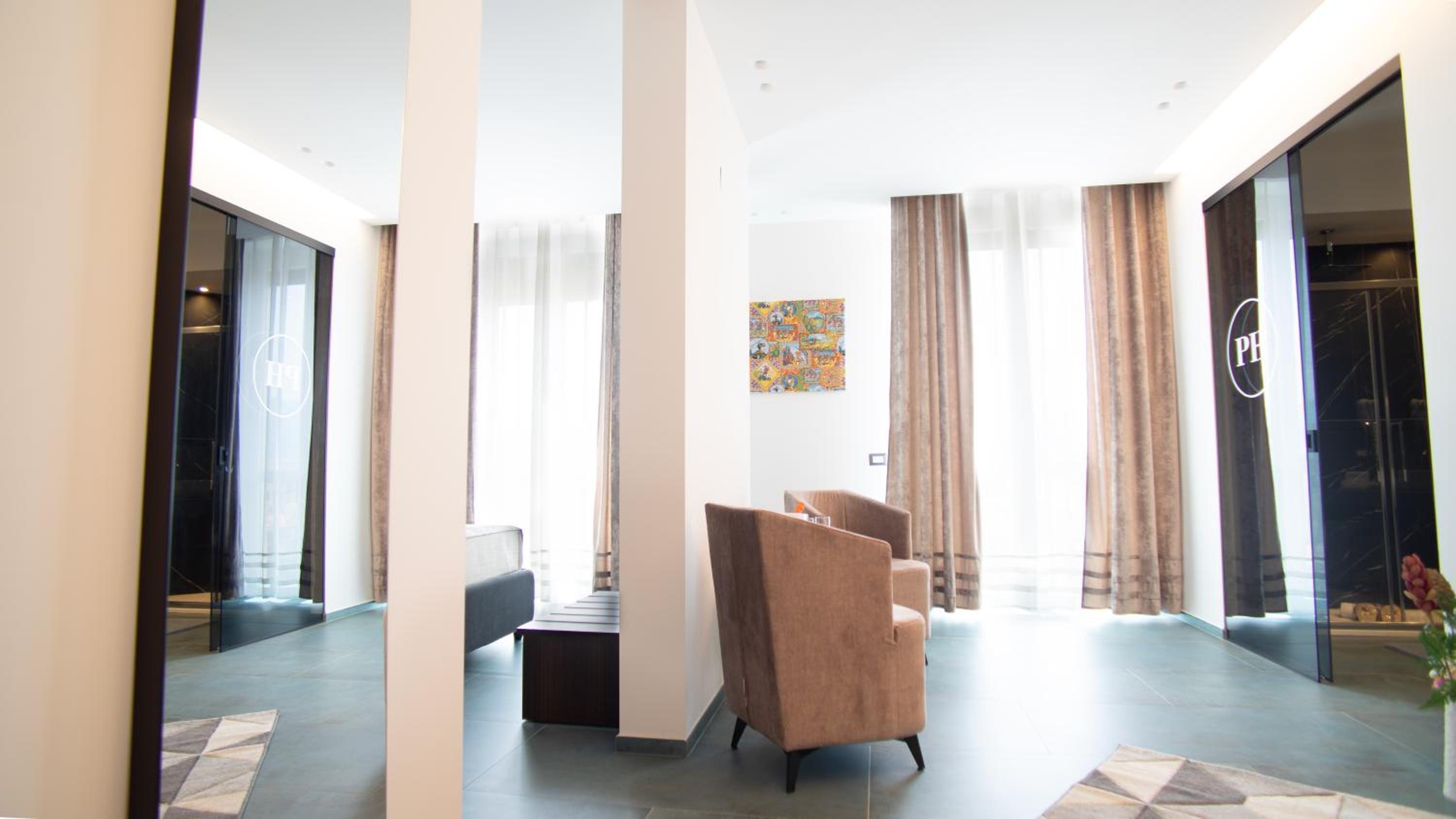 Superior King Room photo 1
