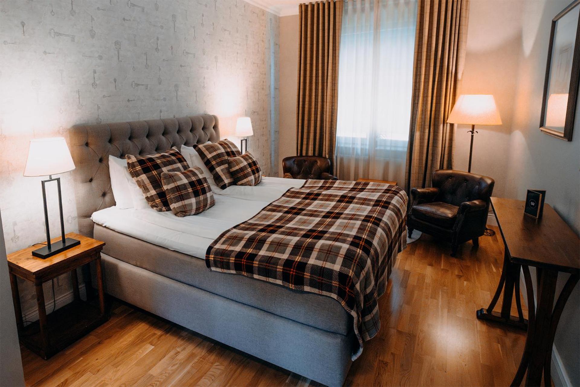 Deluxe King Room - Photo 4