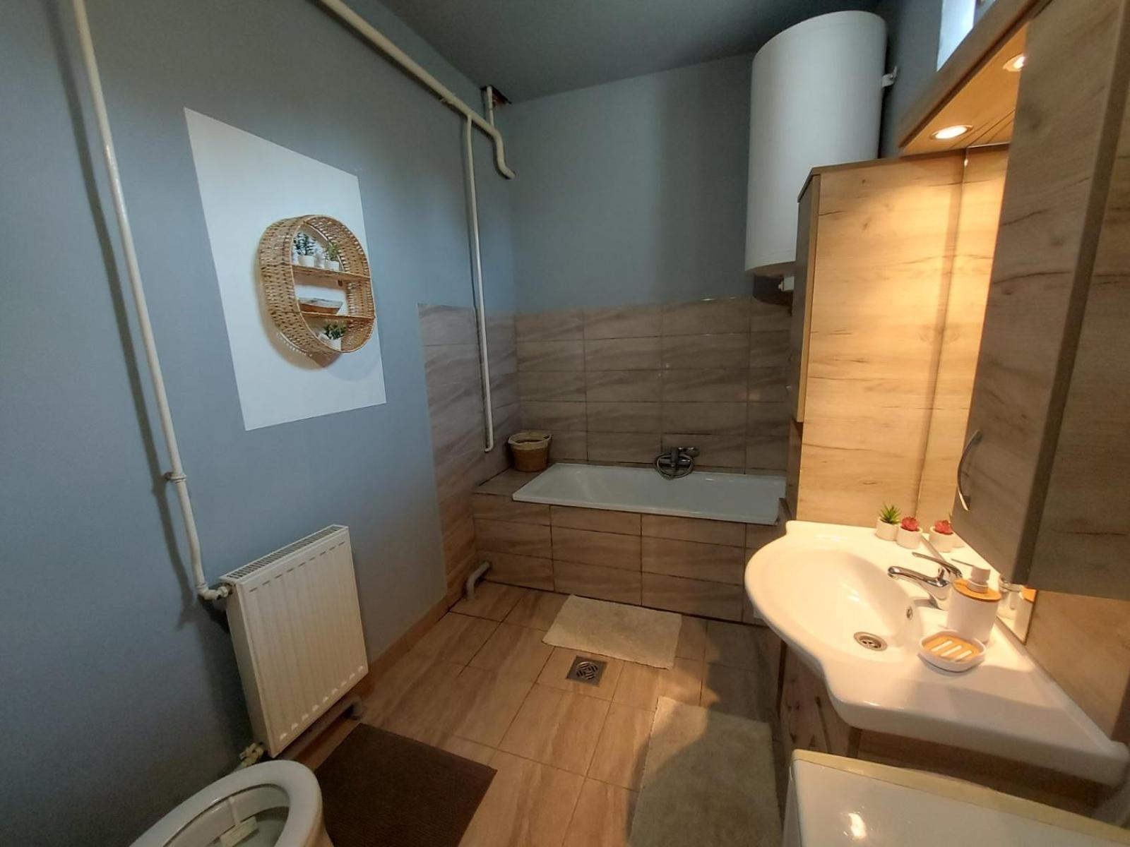 Three-Bedroom House photo 2