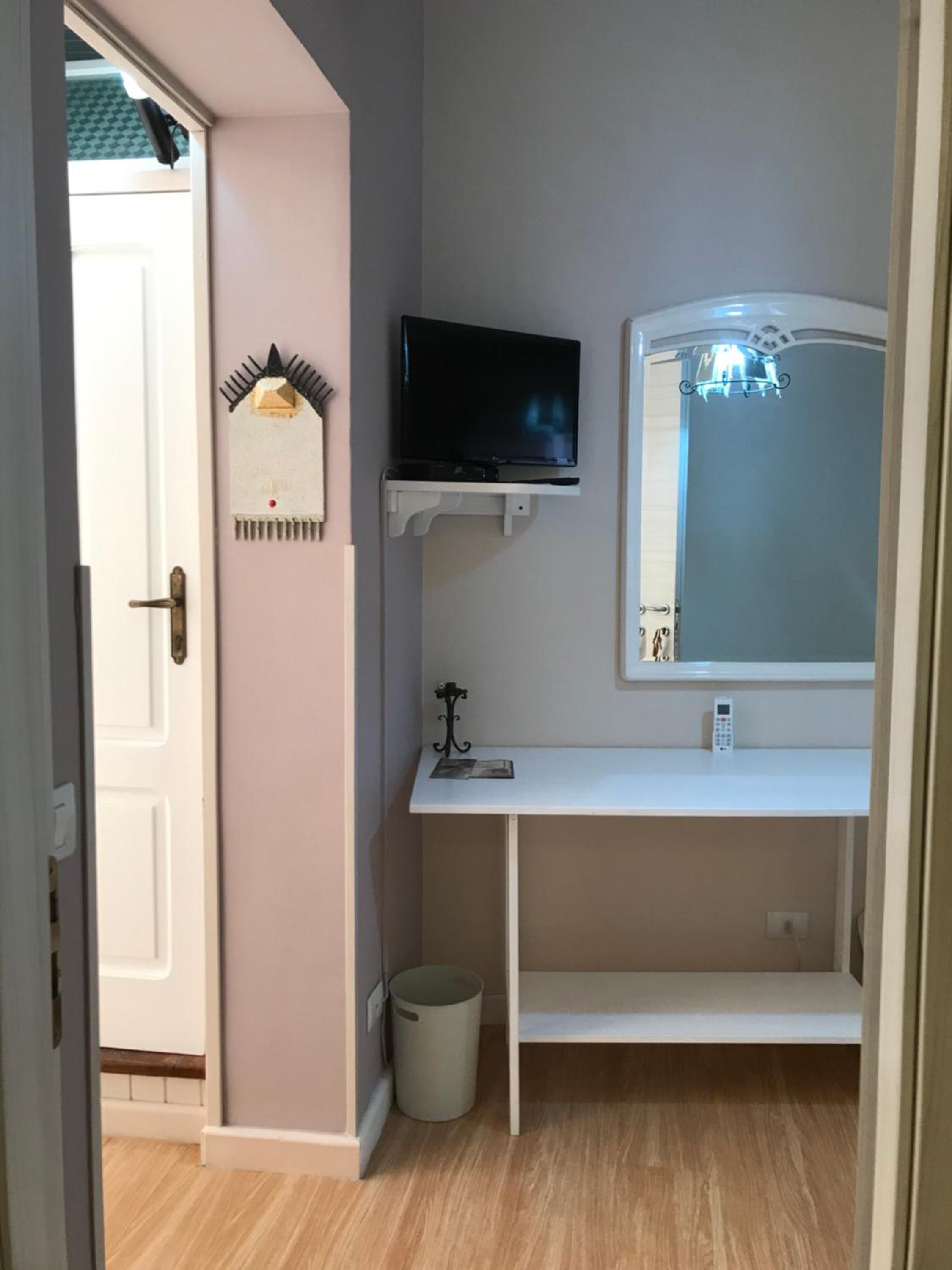 Quadruple Room with Sea View - Photo 13