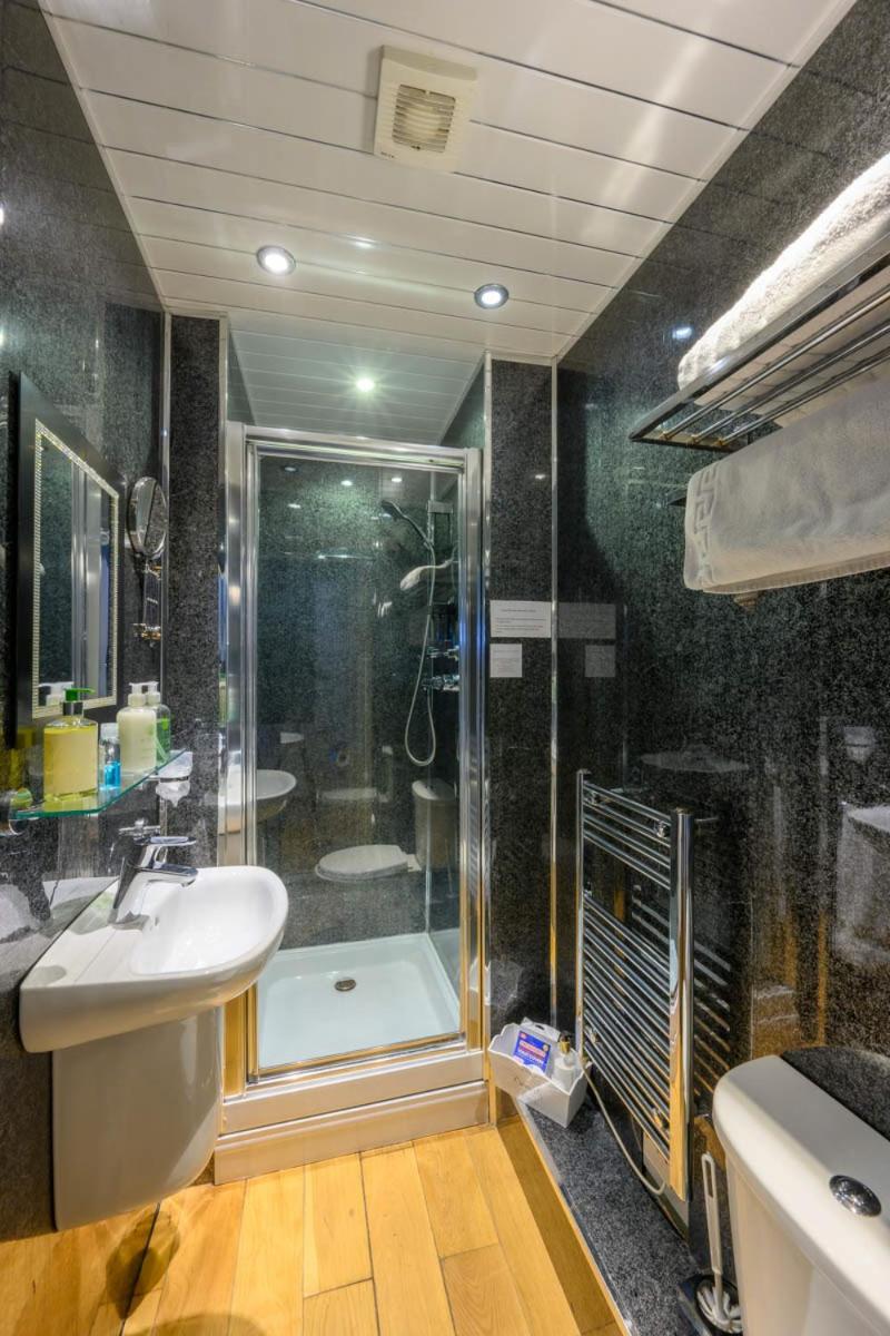 Deluxe Twin Room photo 2