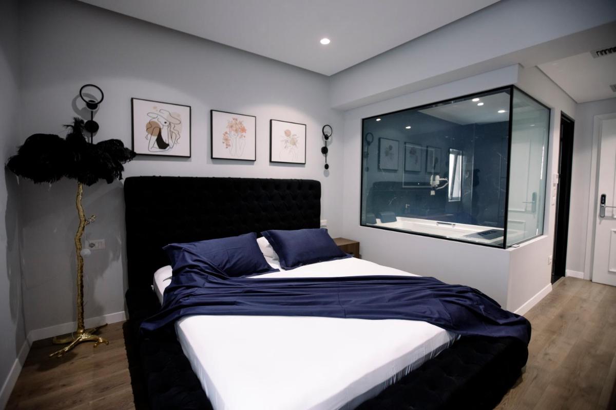 Deluxe King Studio