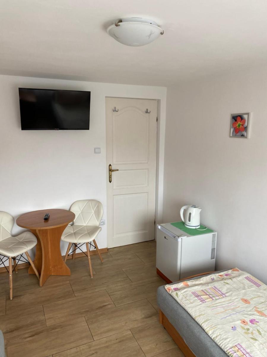 Double Room with Private External Bathroom photo 2