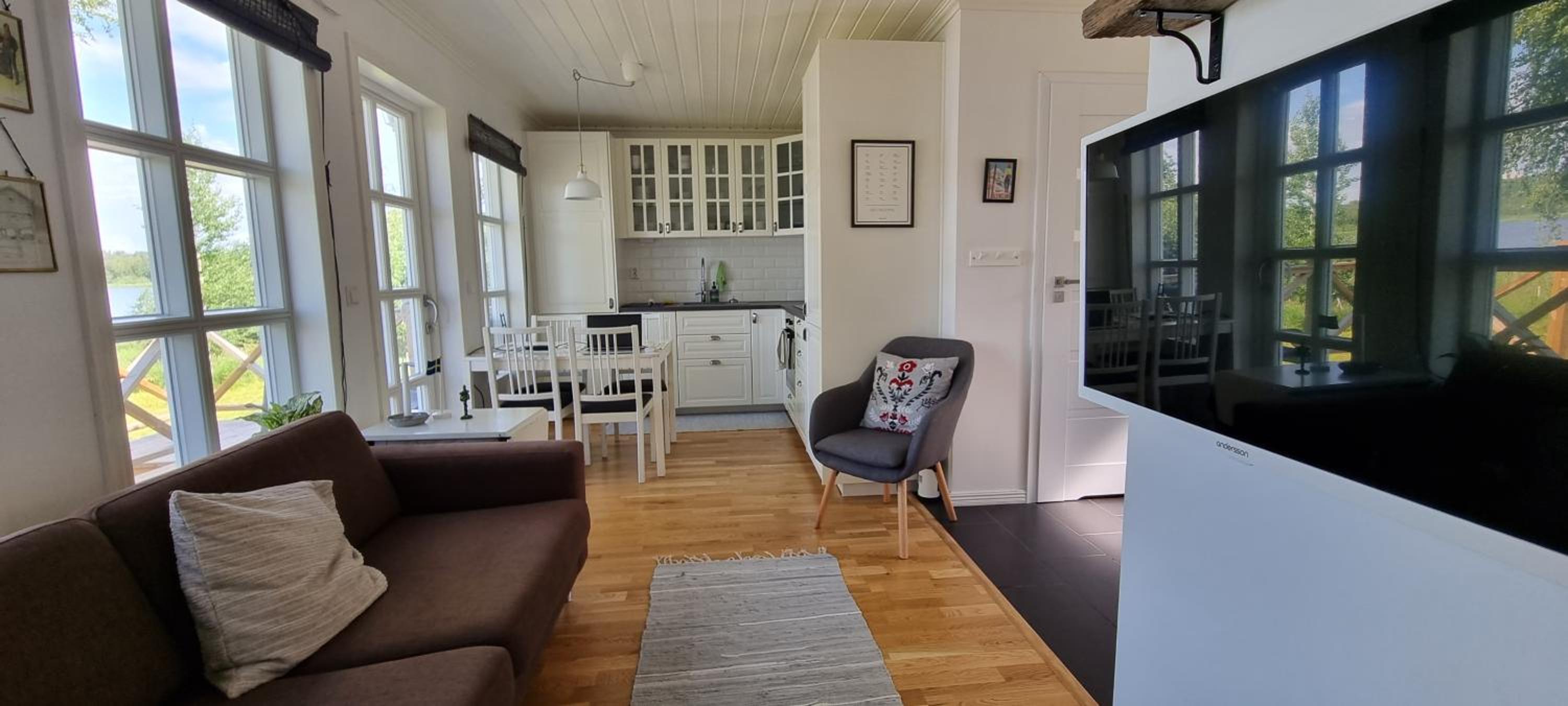 Two-Bedroom House photo 3