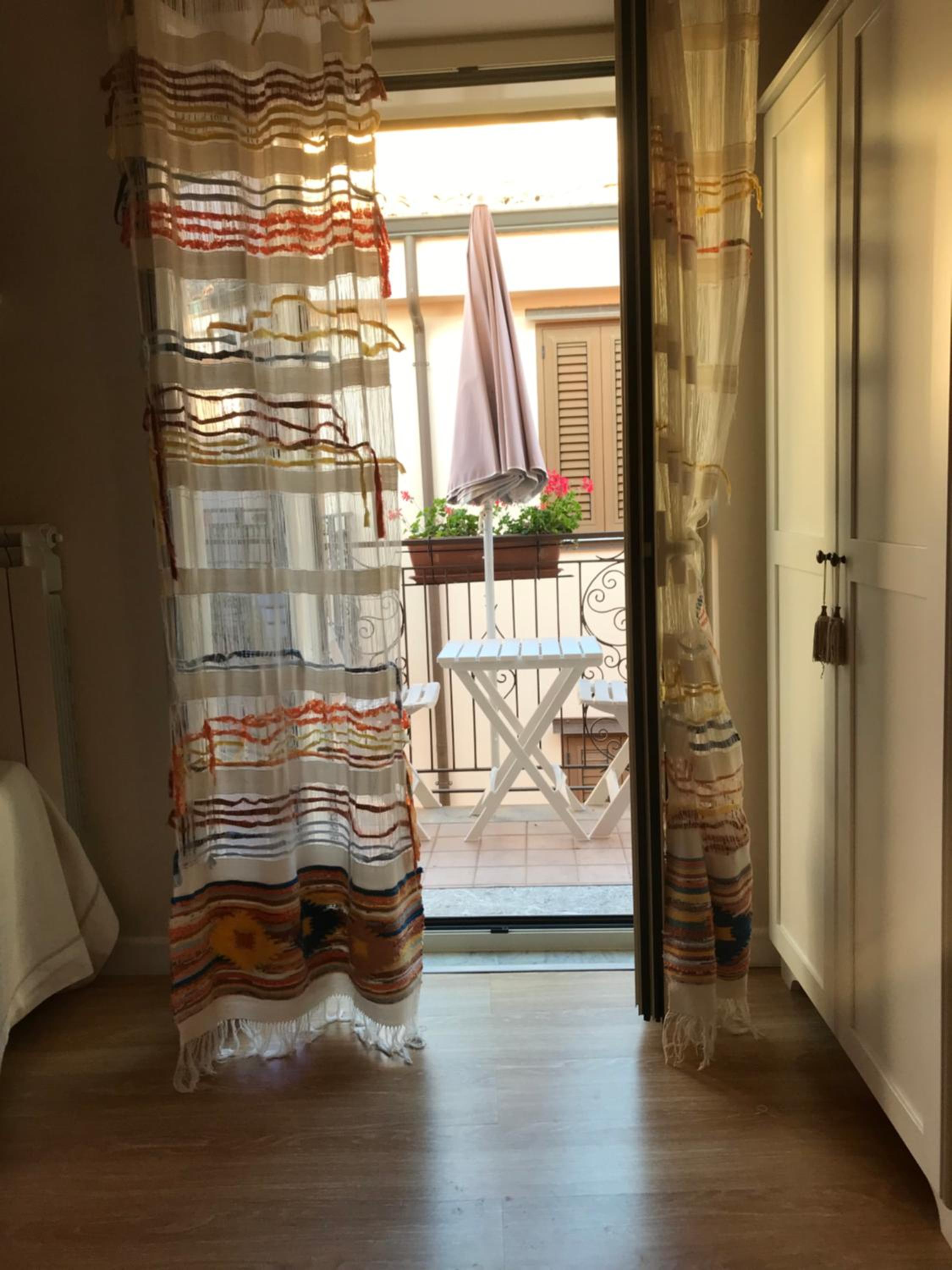 Triple Room with Balcony - Photo 6