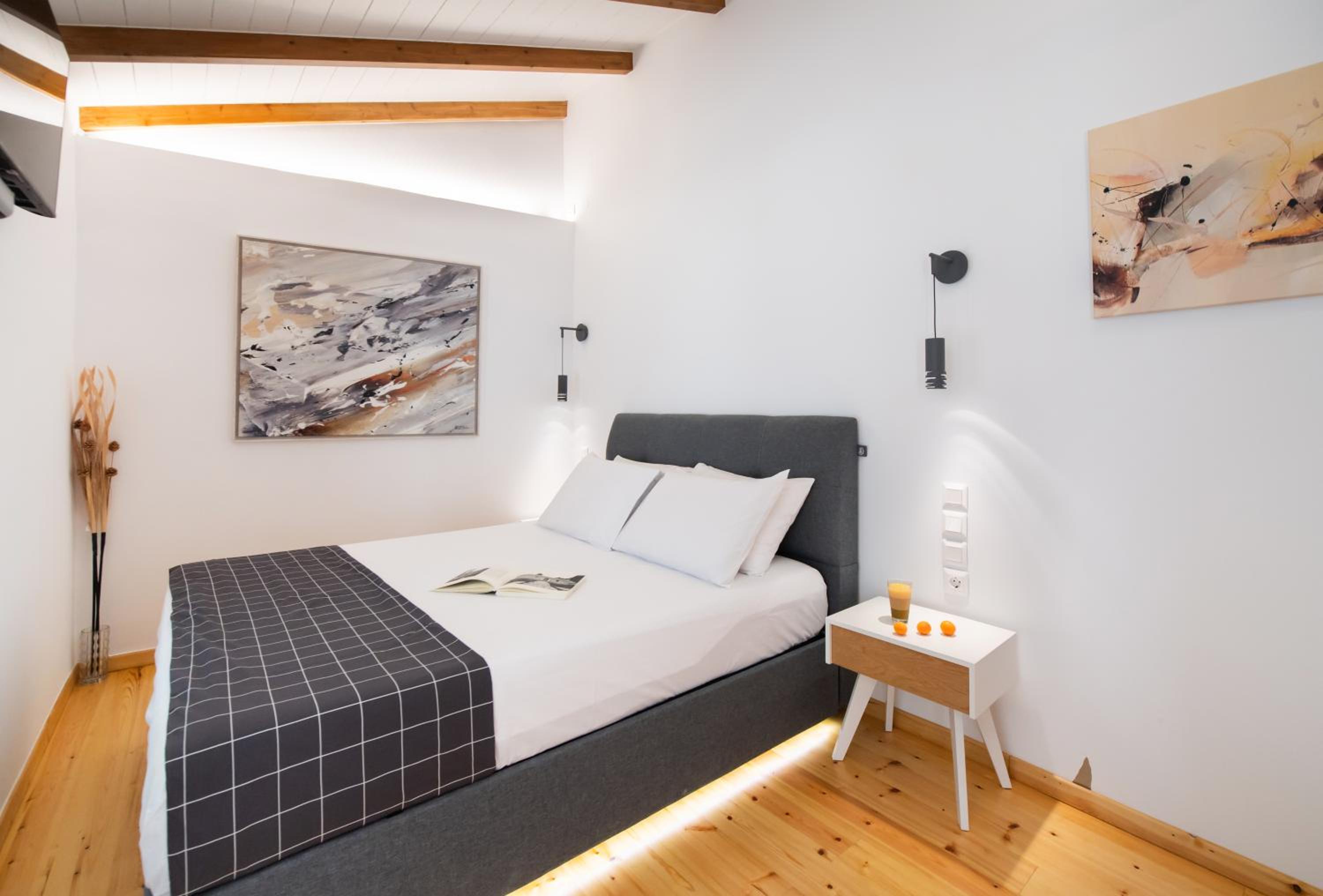 One-Bedroom House photo 1