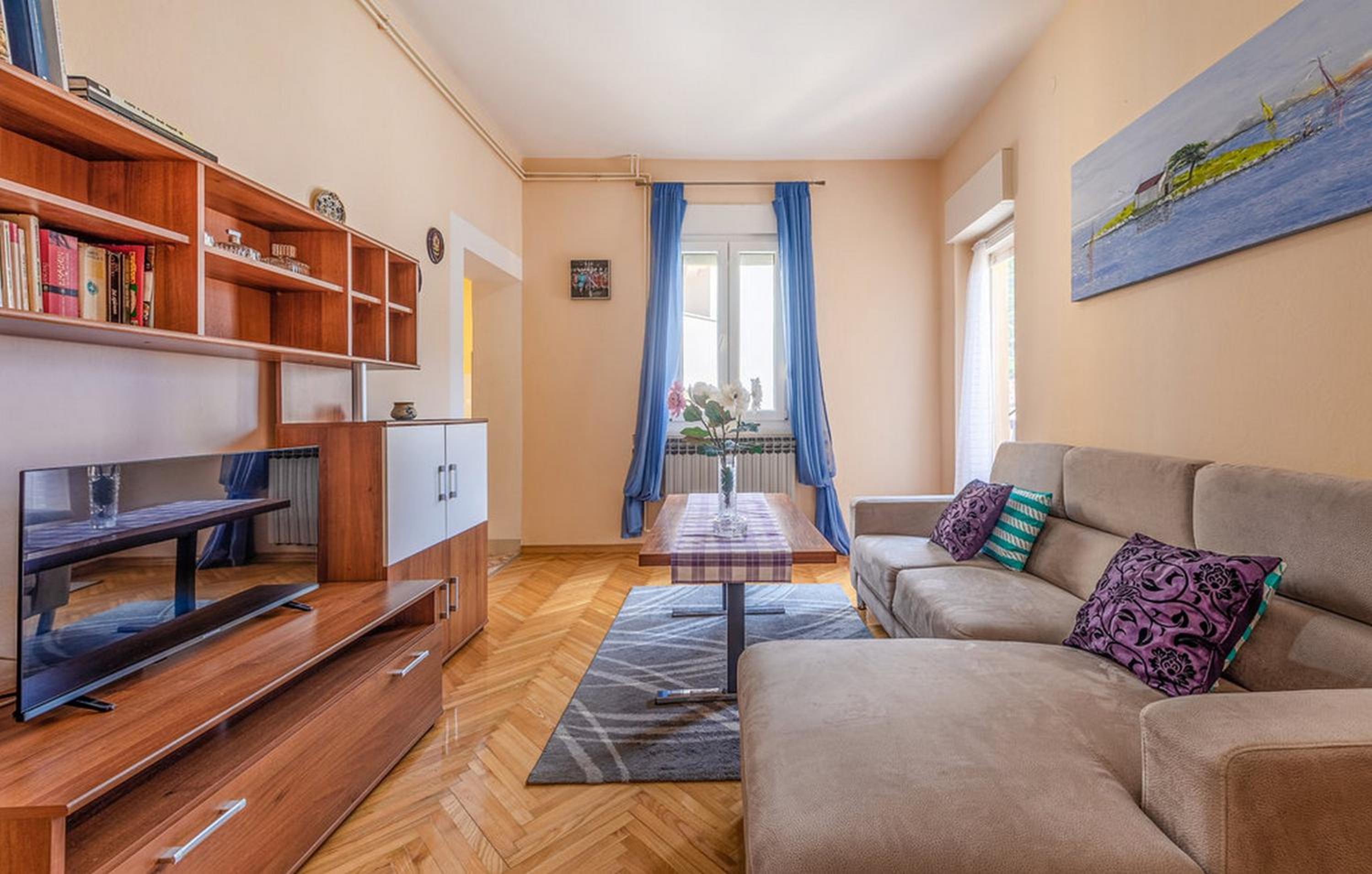 Comfort Two Bedroom Apartment with Balcony