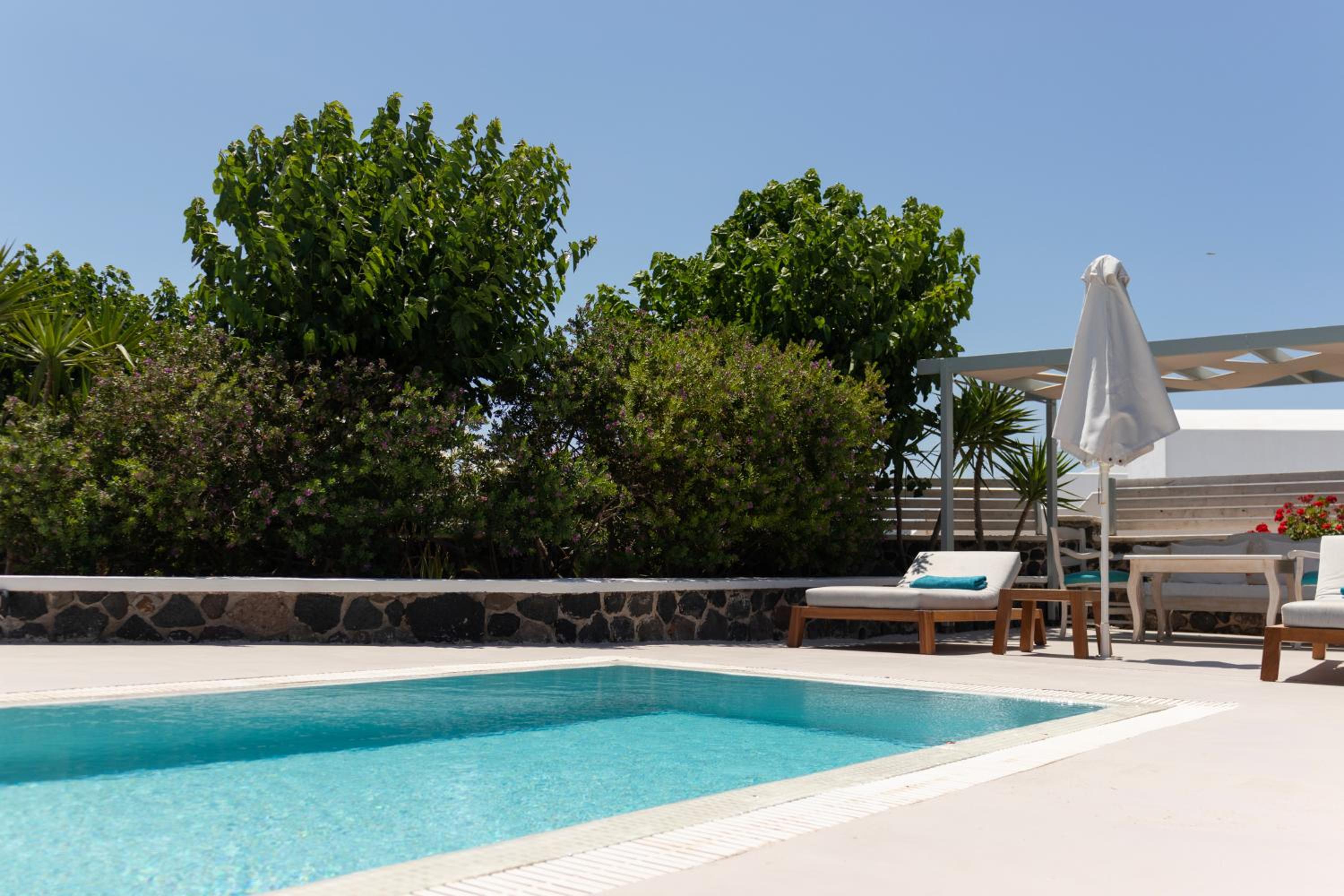 Executive Suite with Private Pool - Photo 3