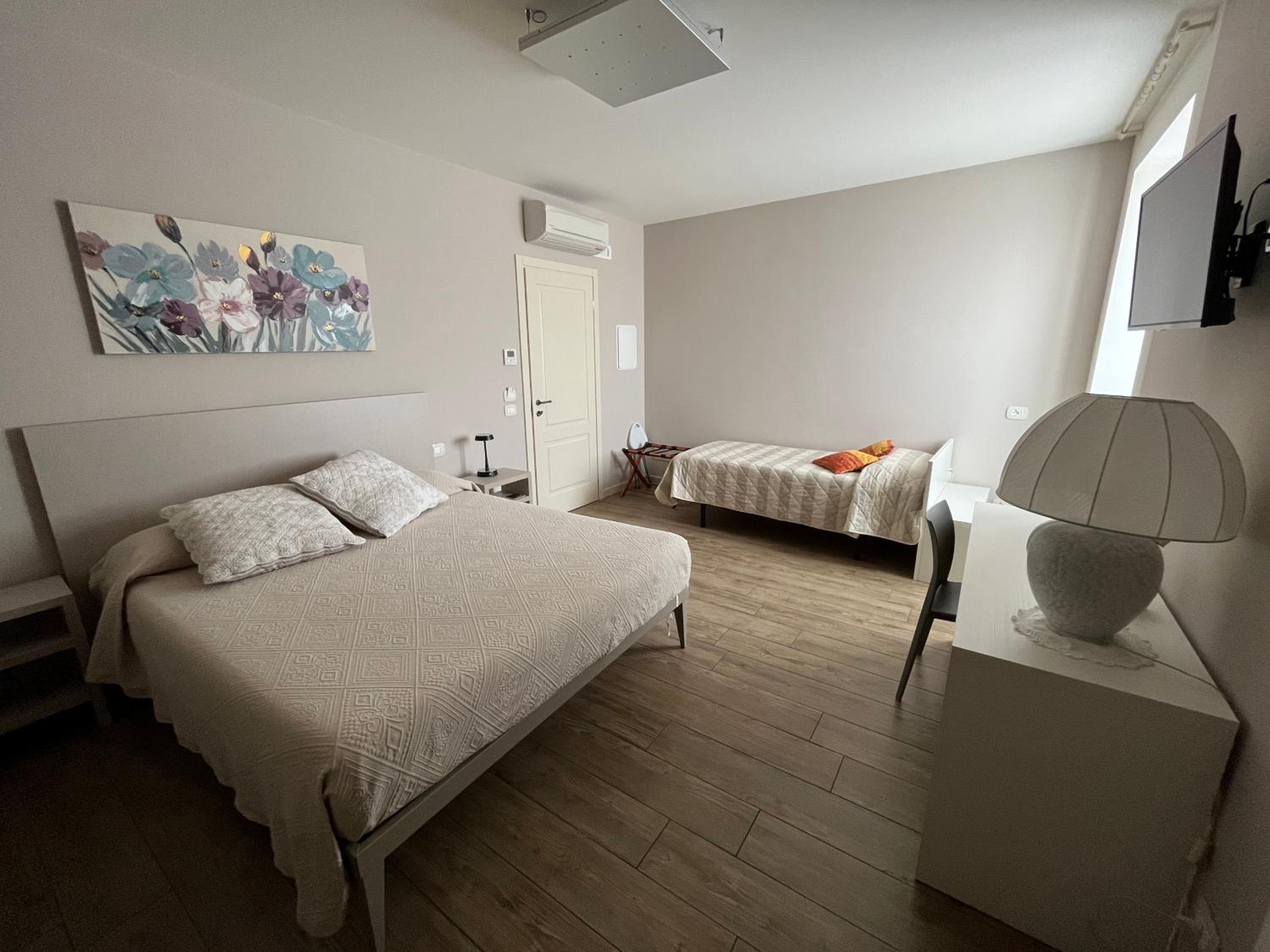 Family Suite - Photo 8
