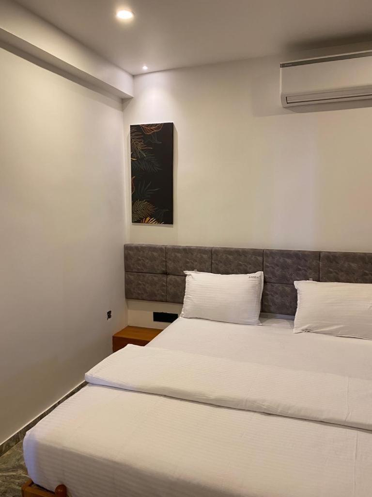 Executive Suite photo 2