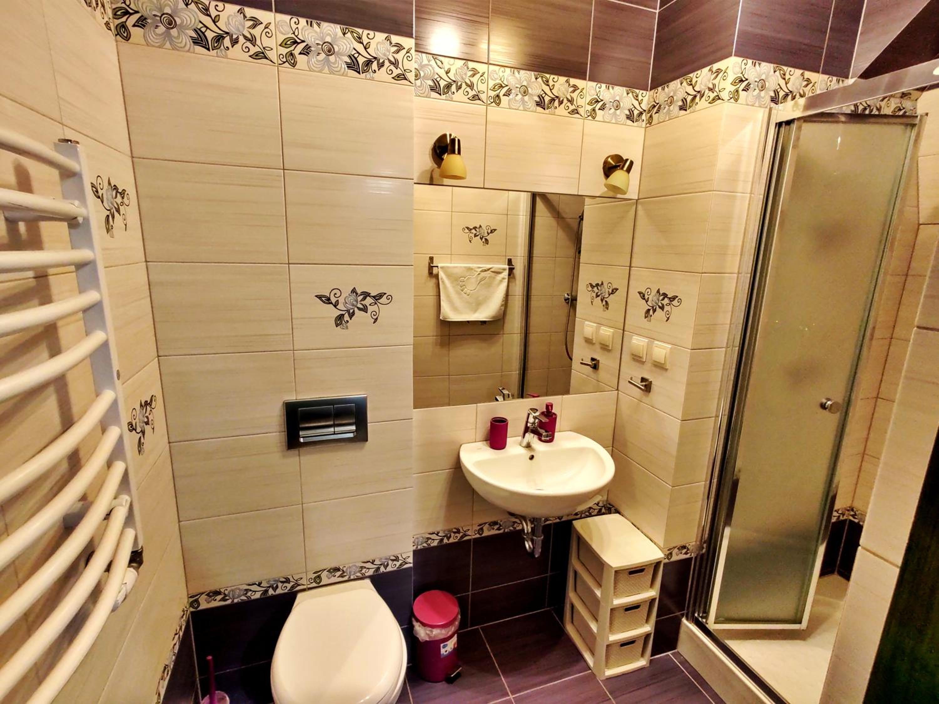 Triple Room with Private Bathroom - Photo 13