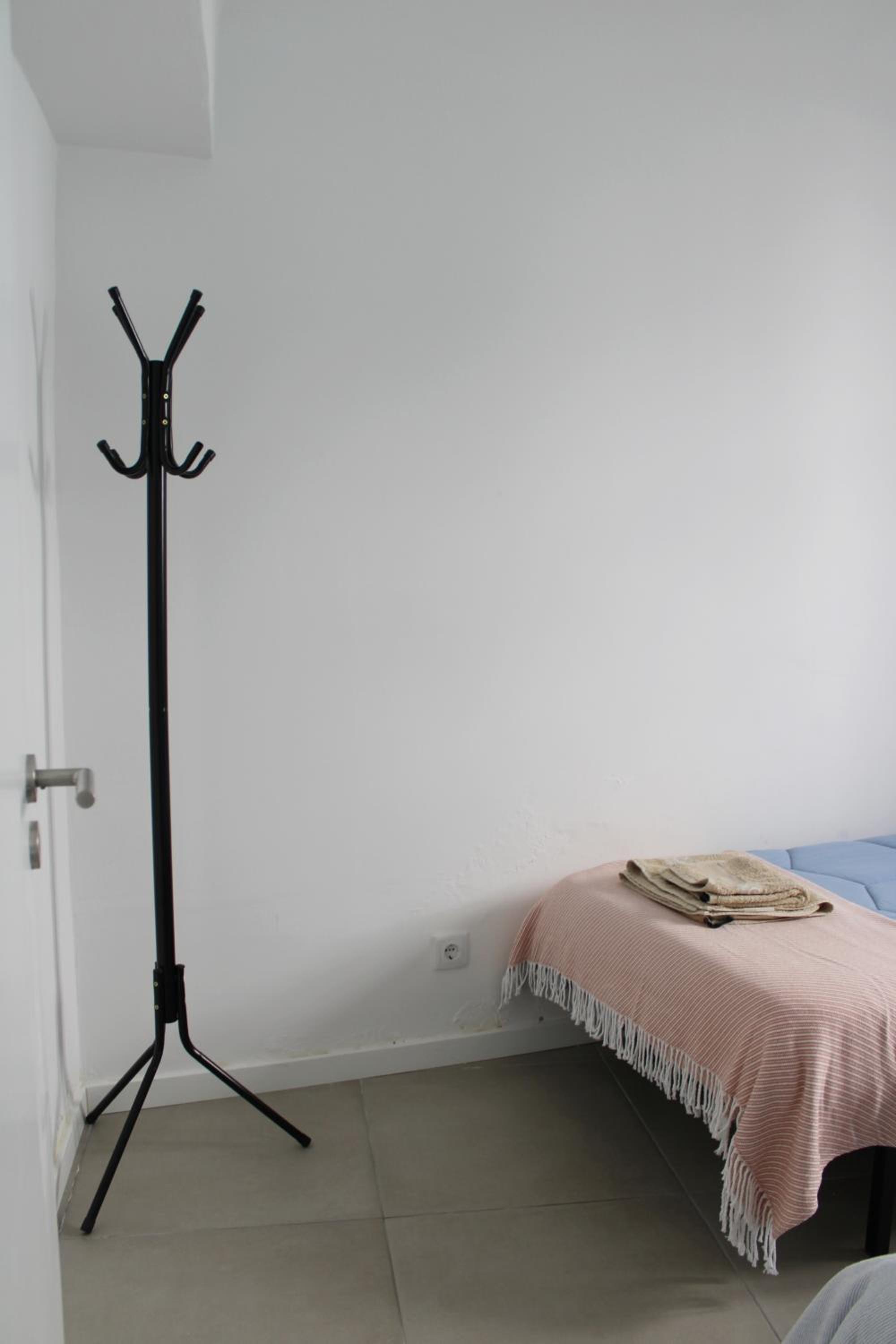 Two-Bedroom House - Photo 4