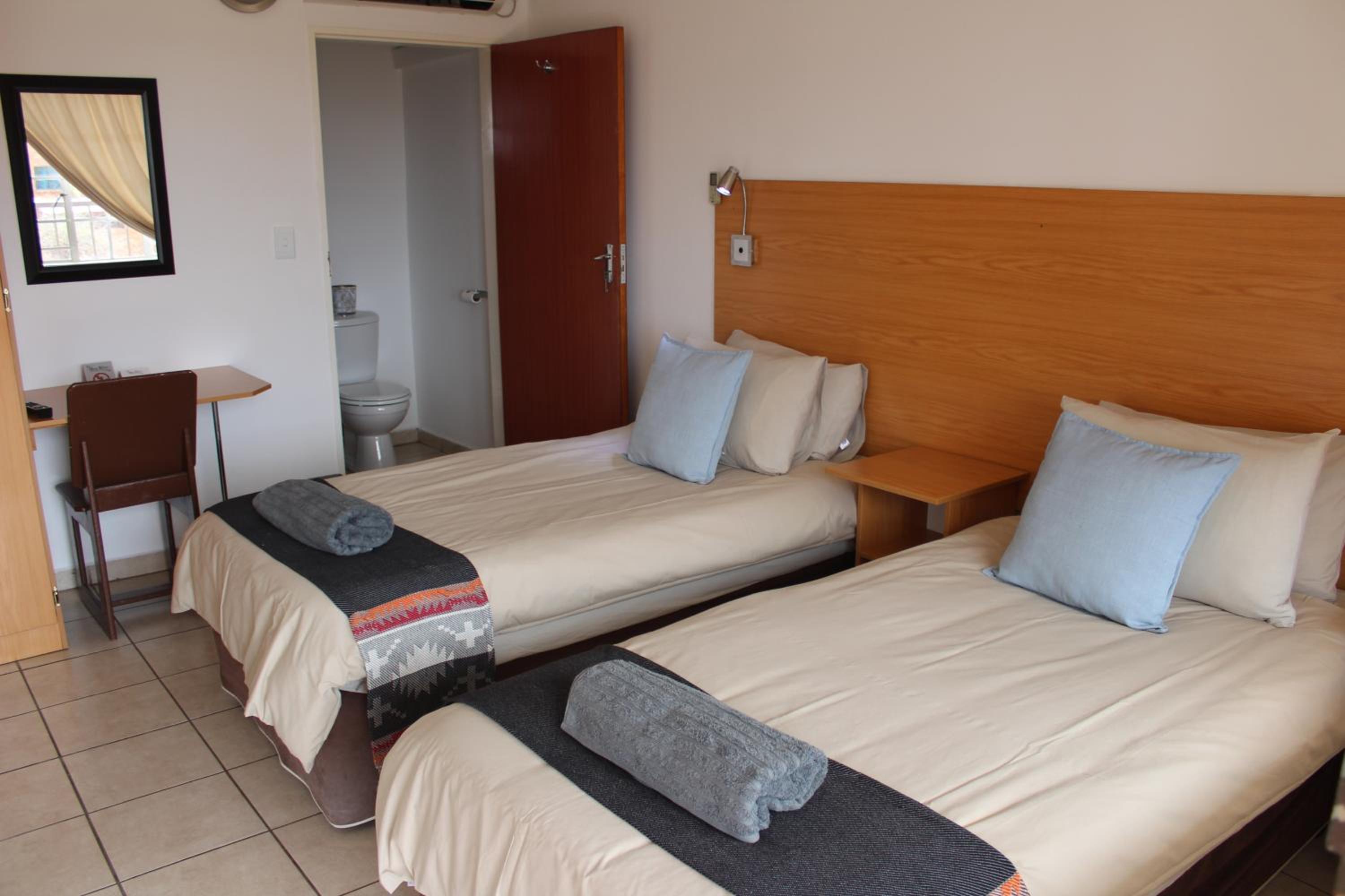 Deluxe King Room photo 3