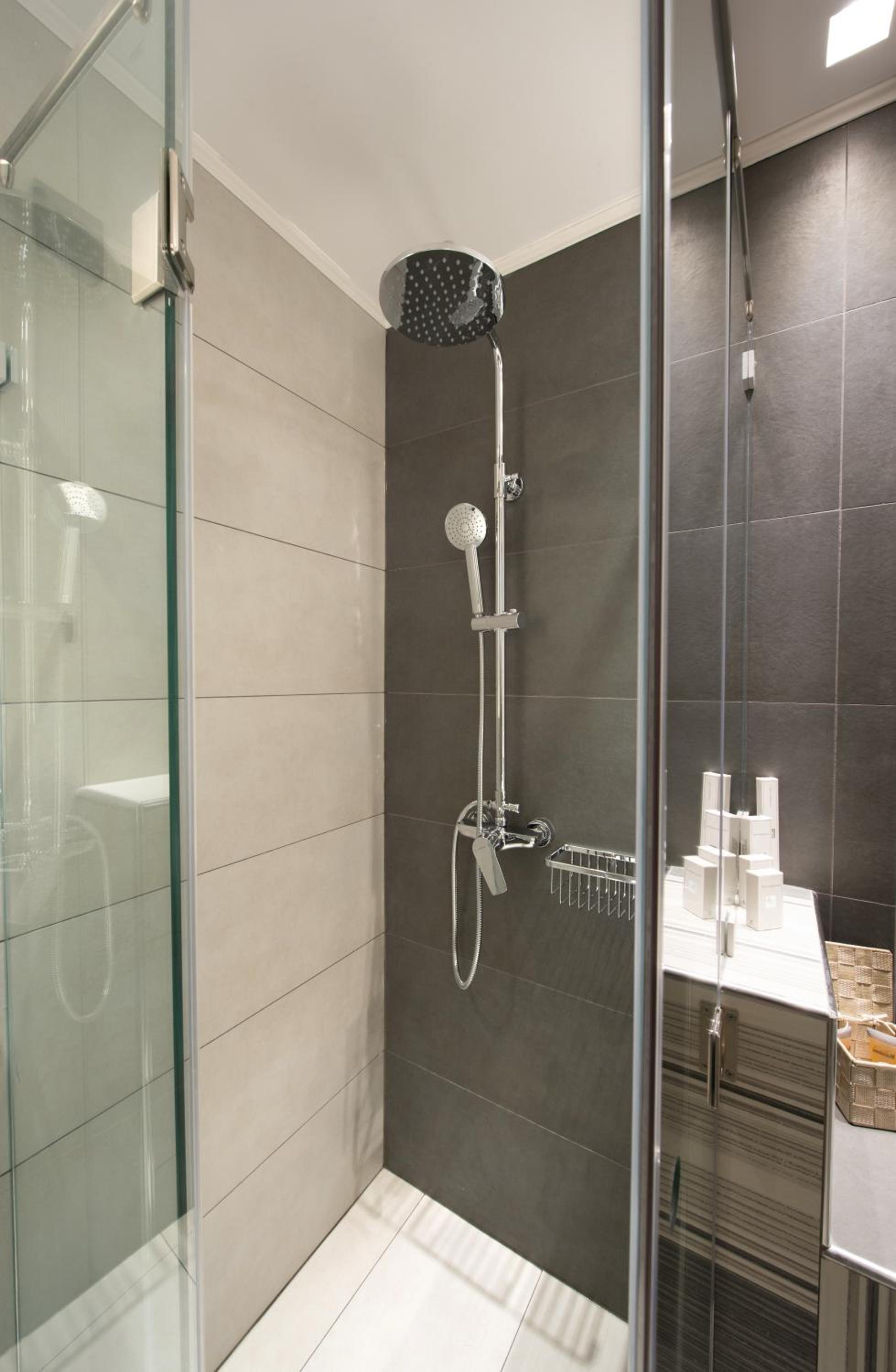 Double or Twin Room - Photo 2