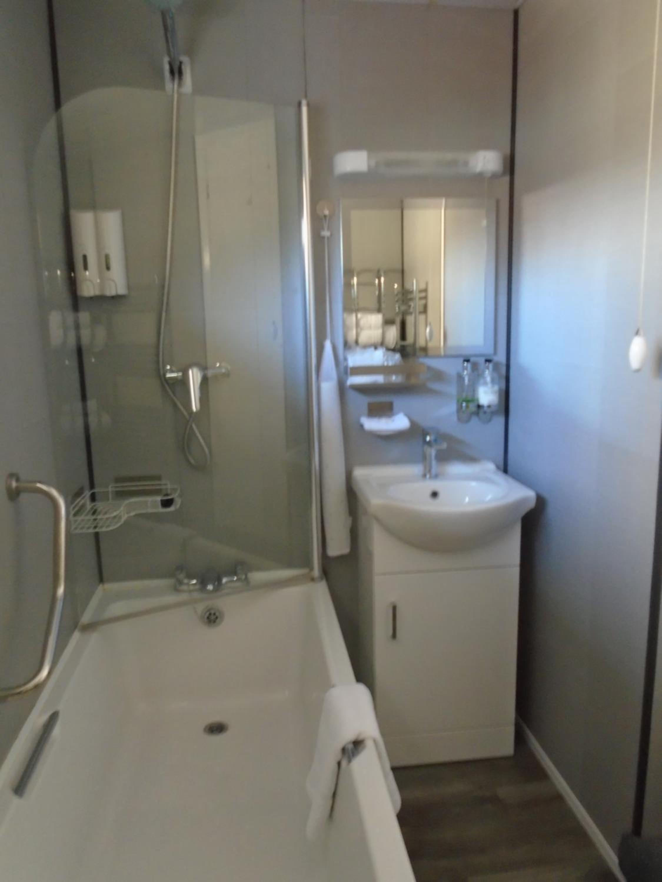 Family Room with Bathroom photo 3