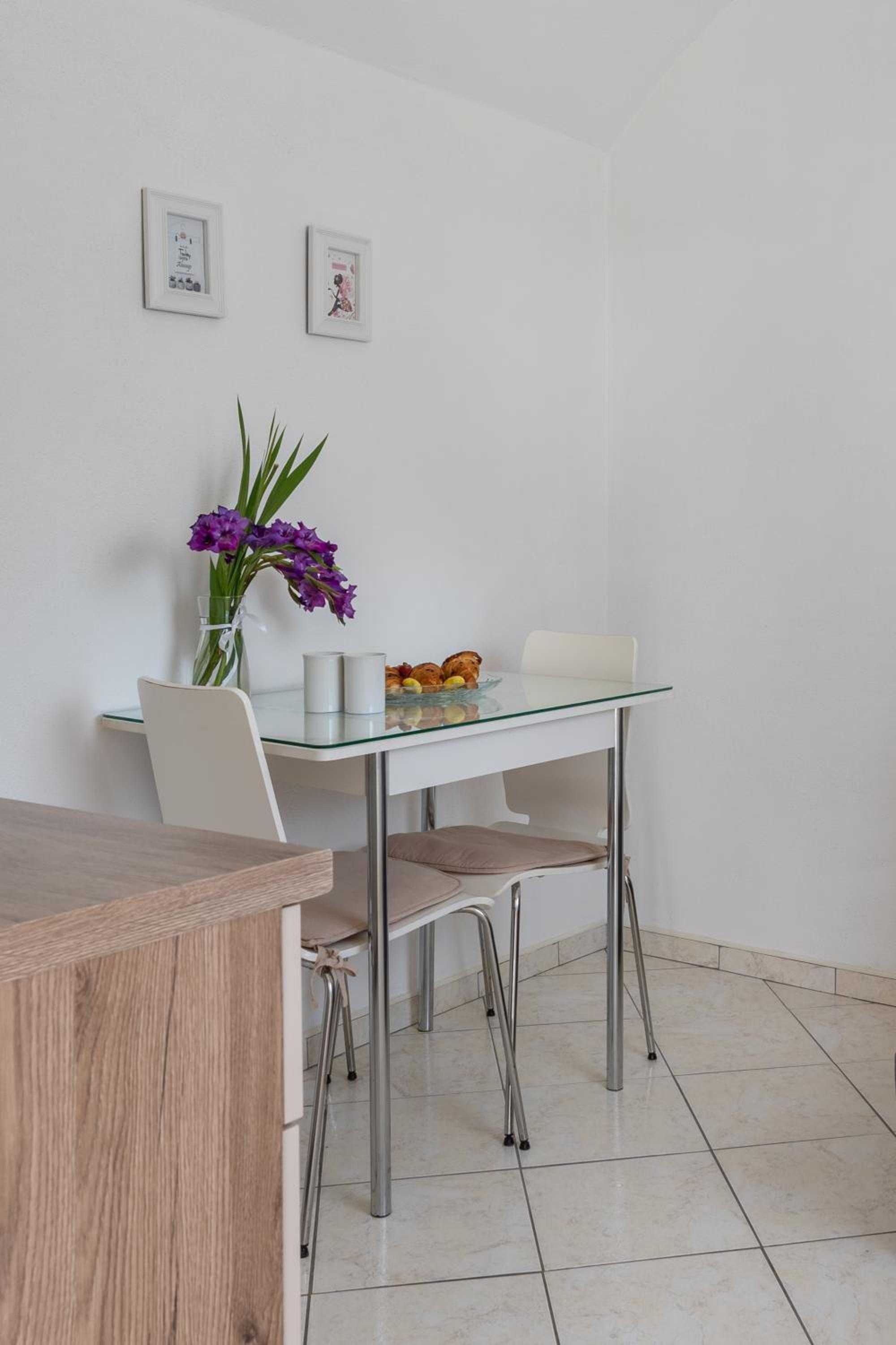 Apartment - Photo 8