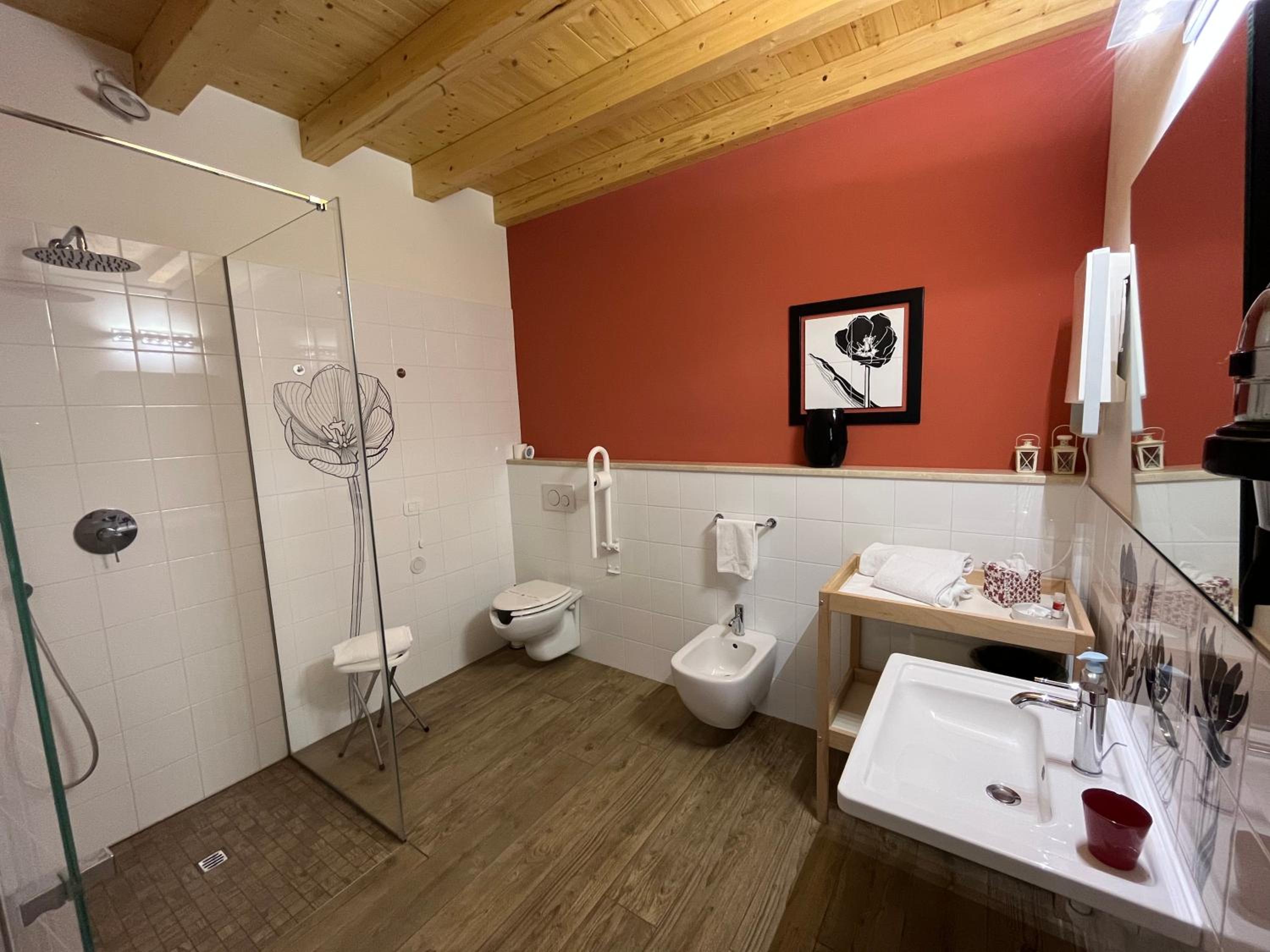 Double Room - Photo 11