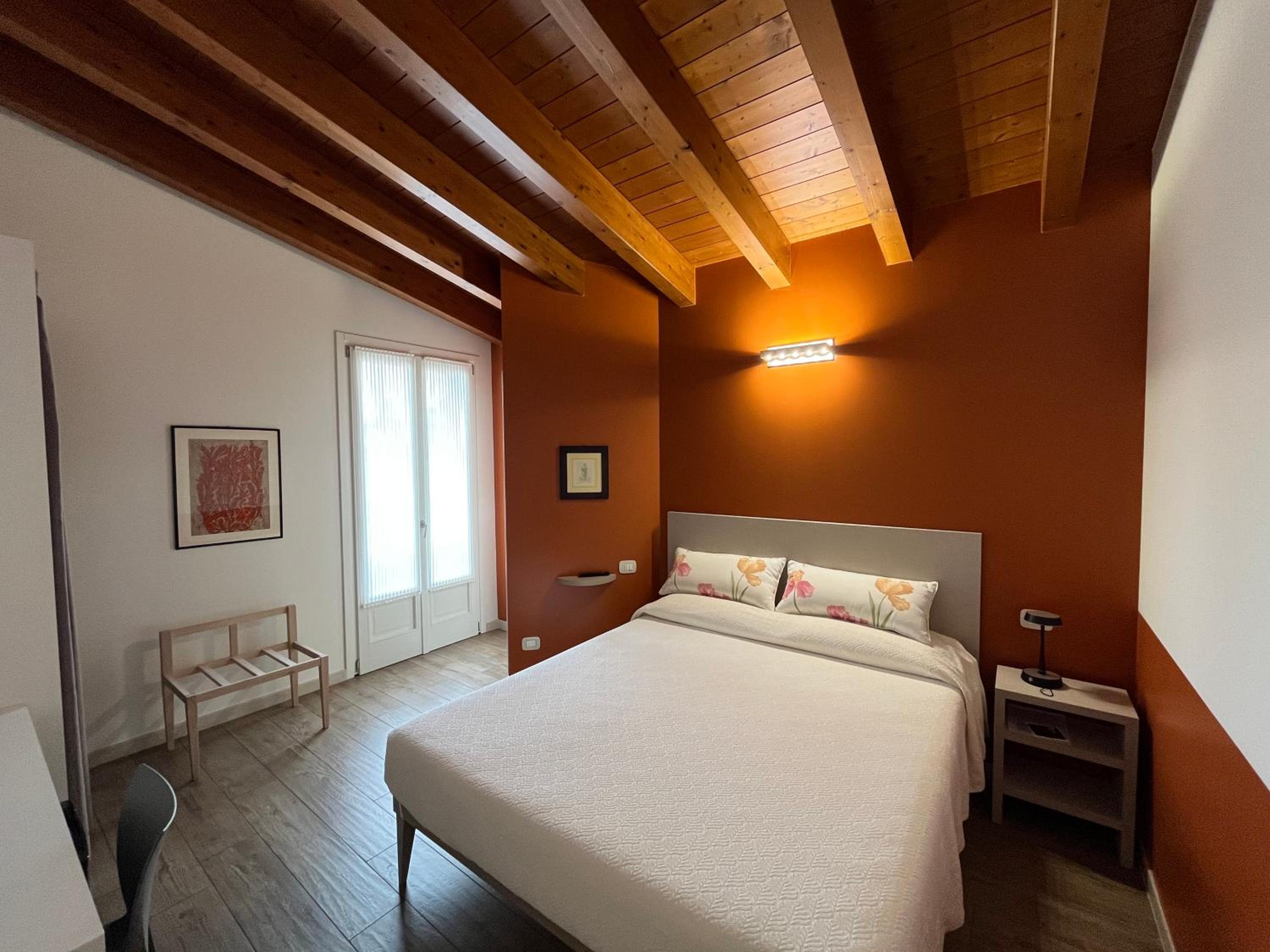 Double Room - Photo 4