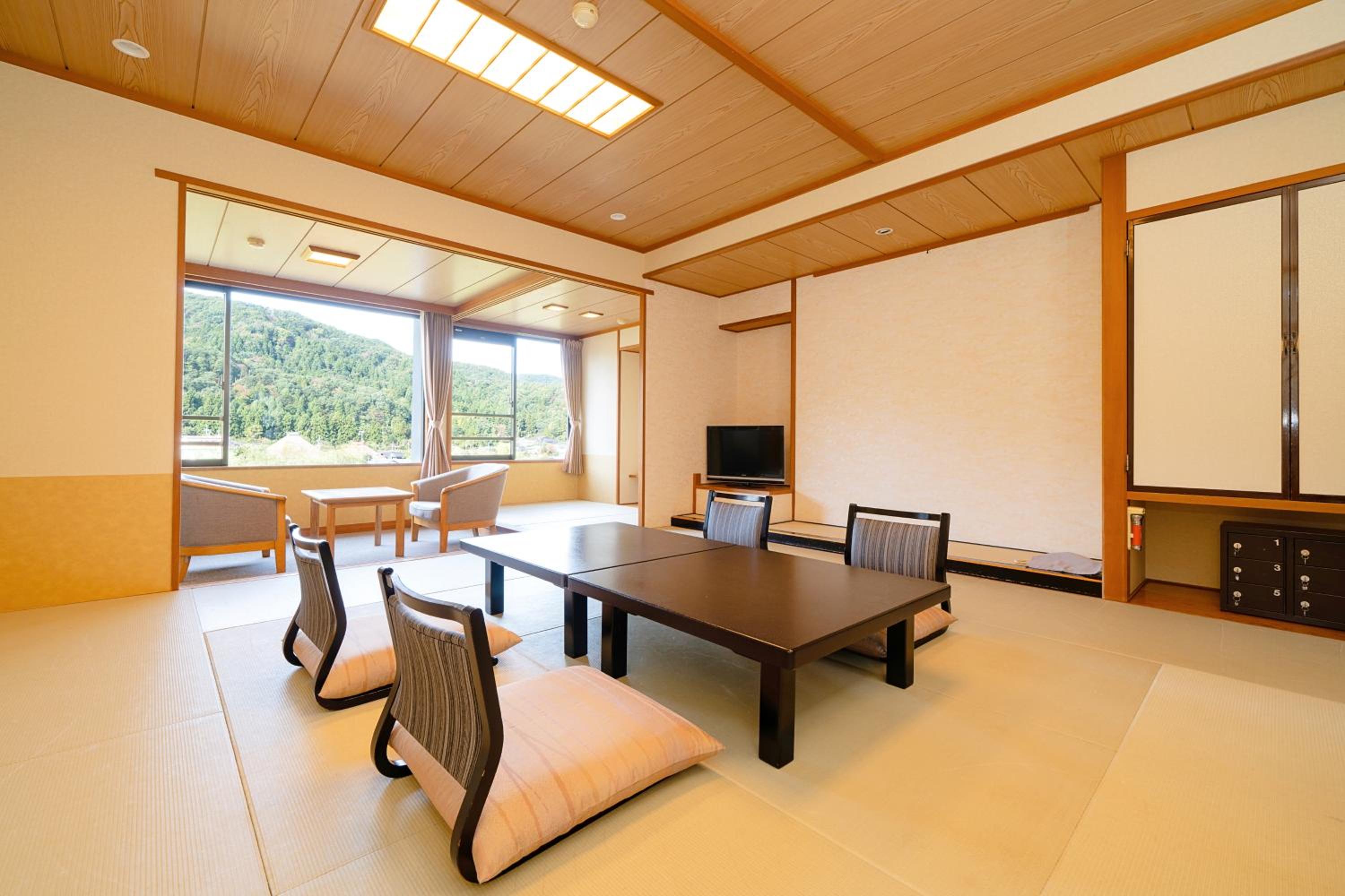 Deluxe Family Room photo 1