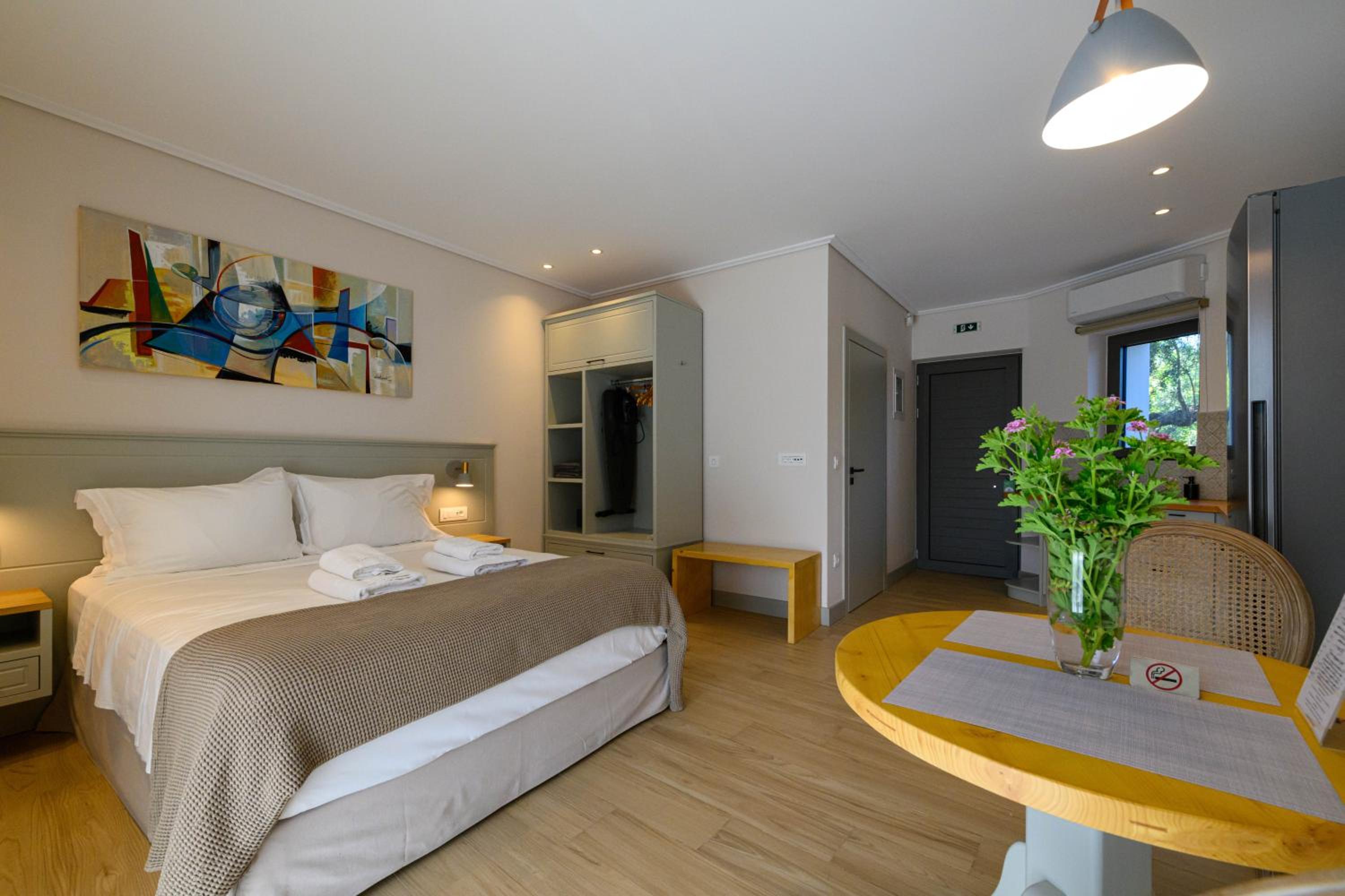 Junior Suite with Pool View