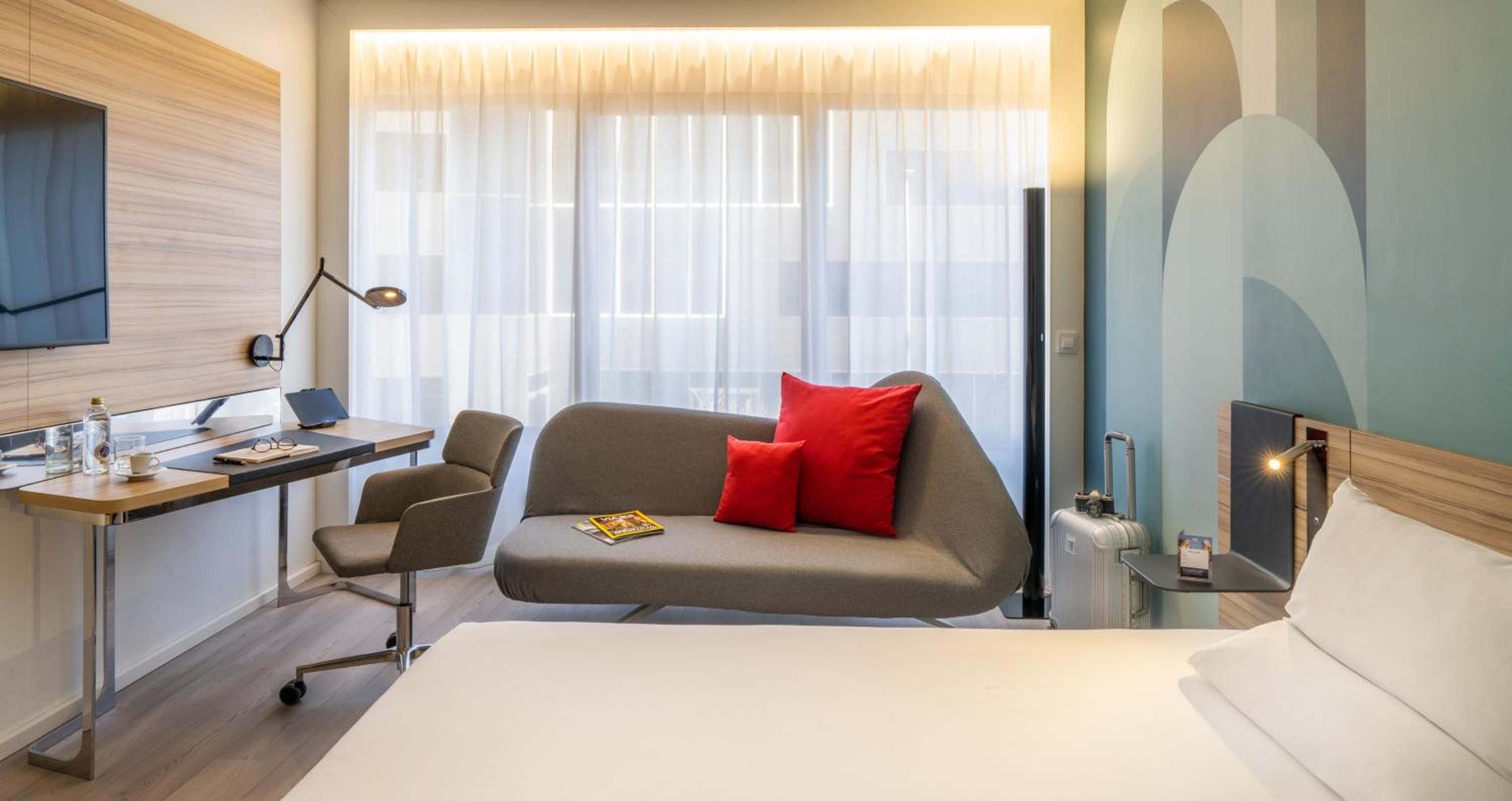 Superior Deluxe Twin Room with Two Single Beds in the Deluxe Building - Photo 2