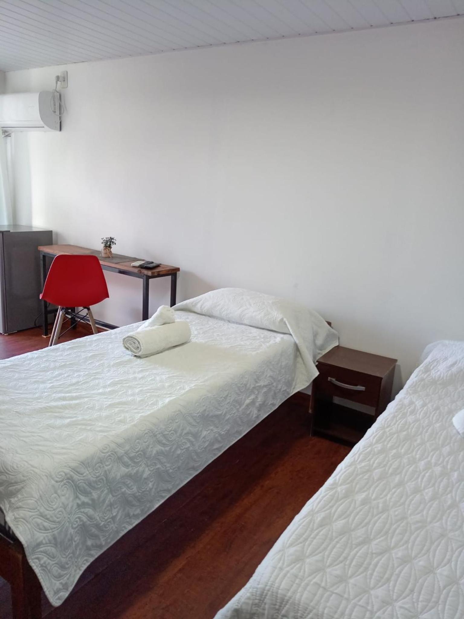Twin Room with Private Bathroom photo 2