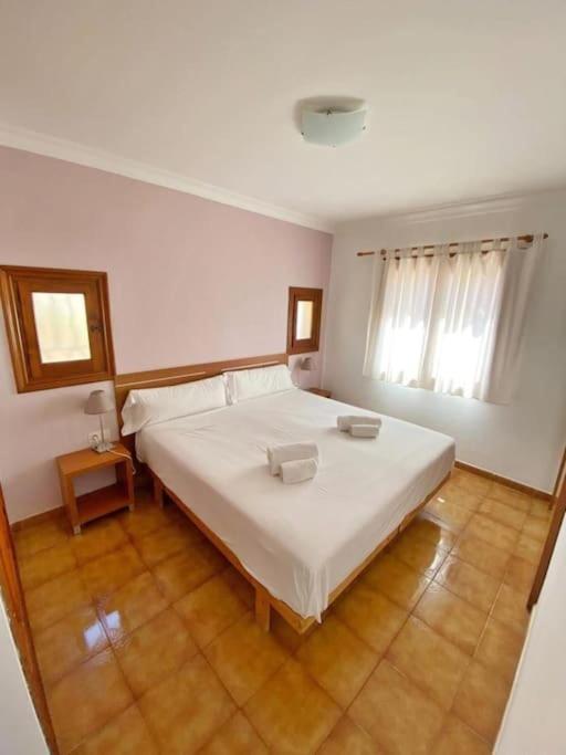 Three-Bedroom House photo 3