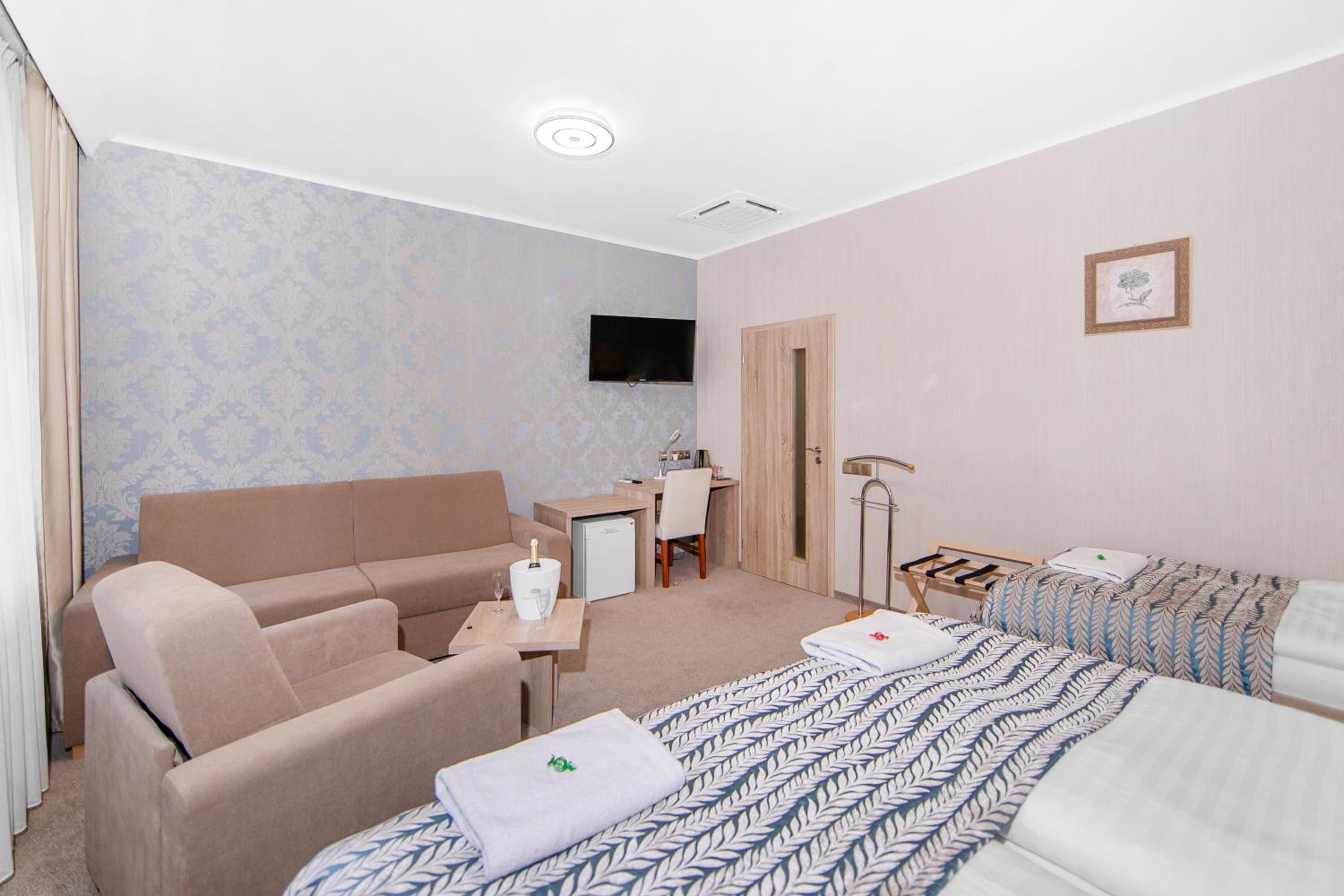 Family Room - Photo 1