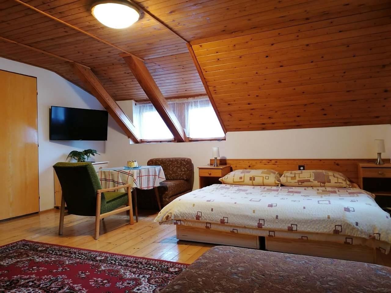 Four-Bedroom House photo 1