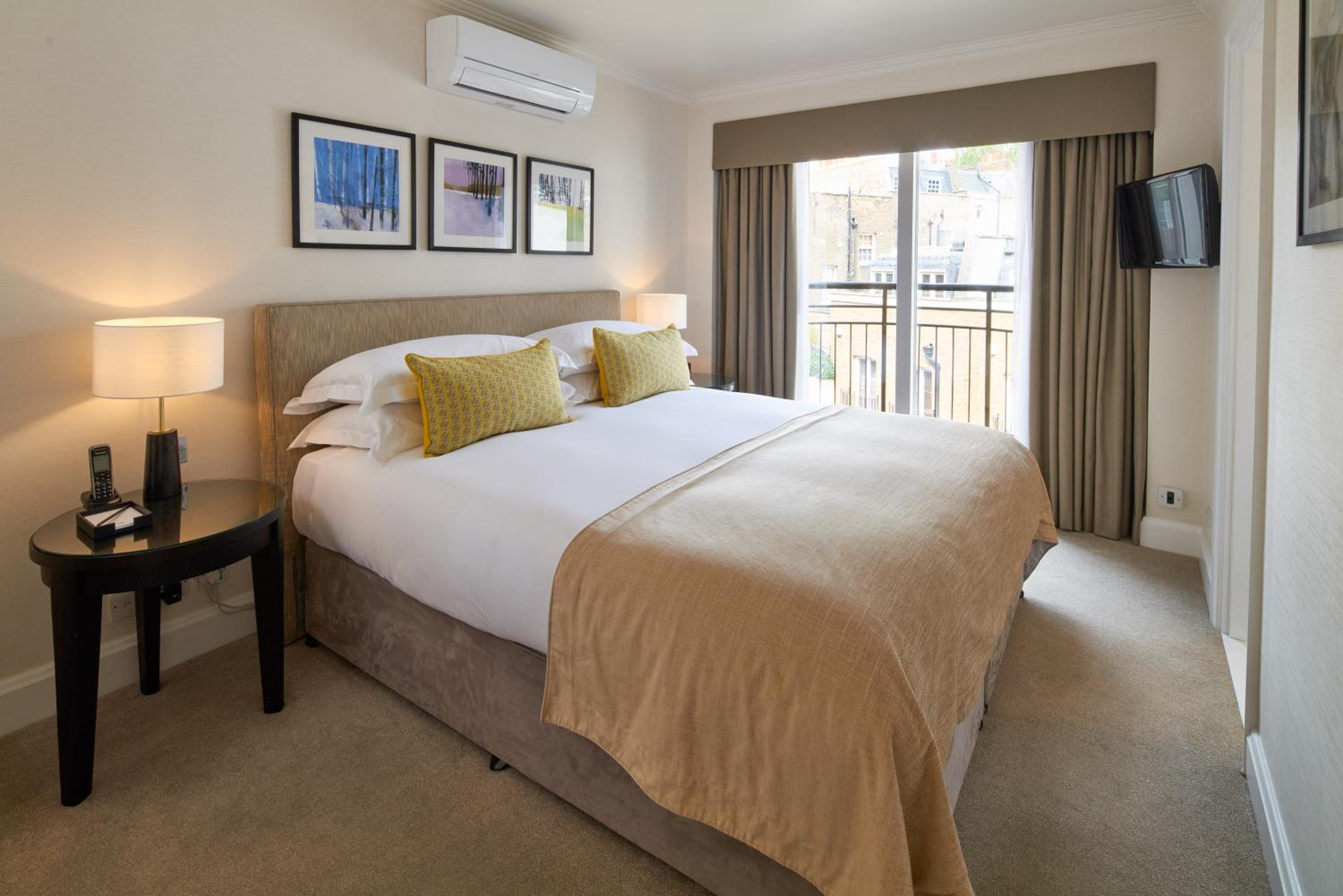 Luxury One Bedroom Apartment