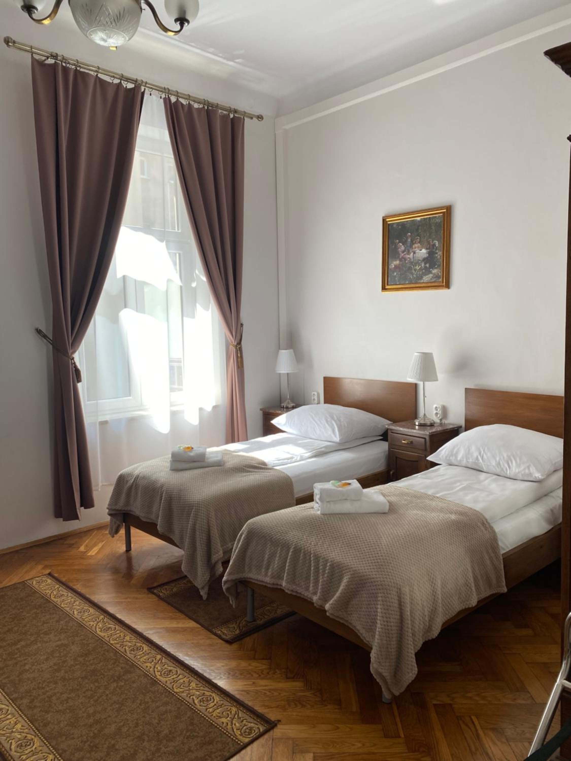 Twin Room - Photo 4