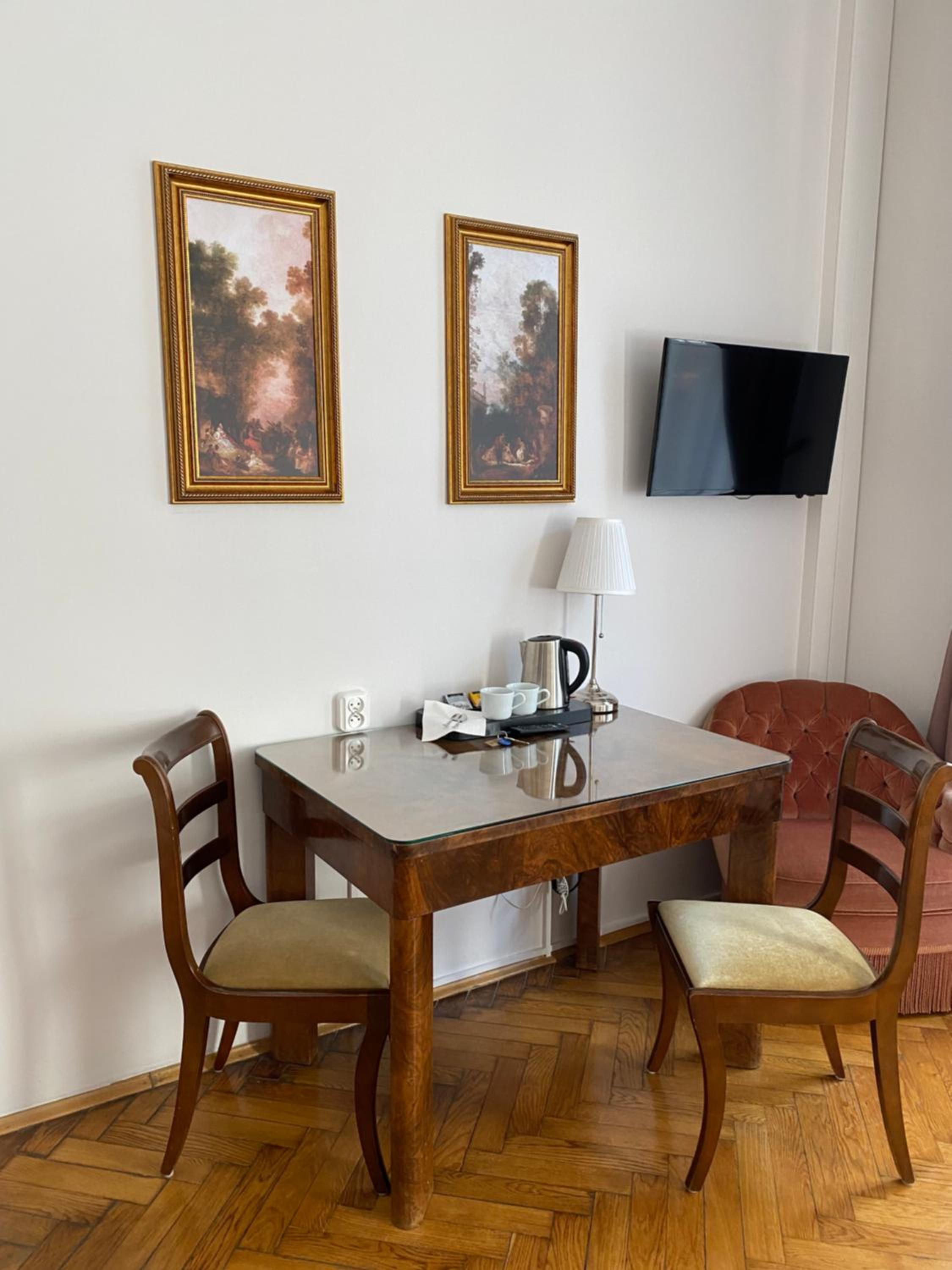 Twin Room - Photo 3