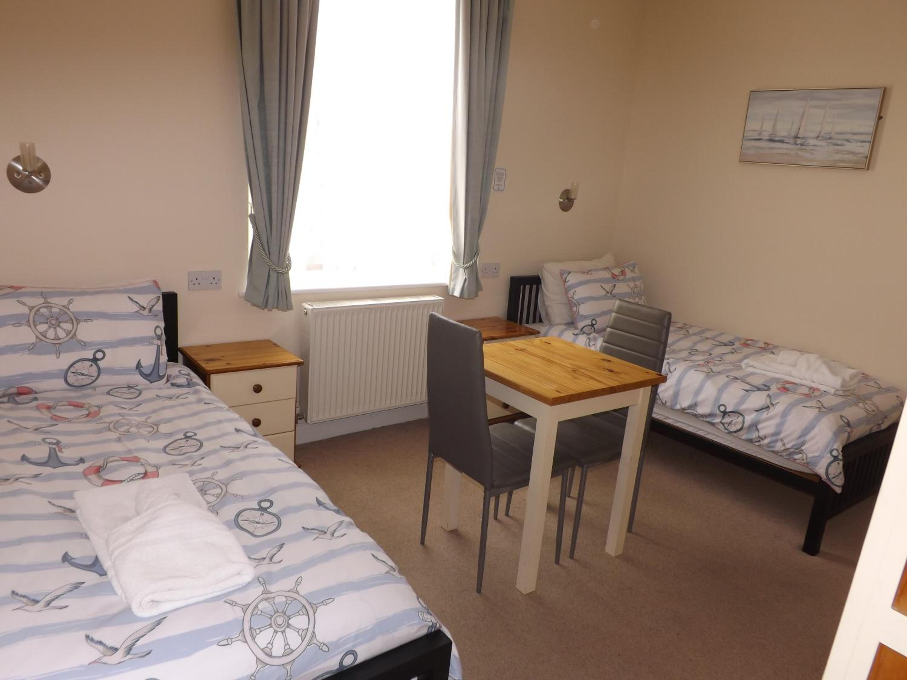 Twin Room - Photo 1