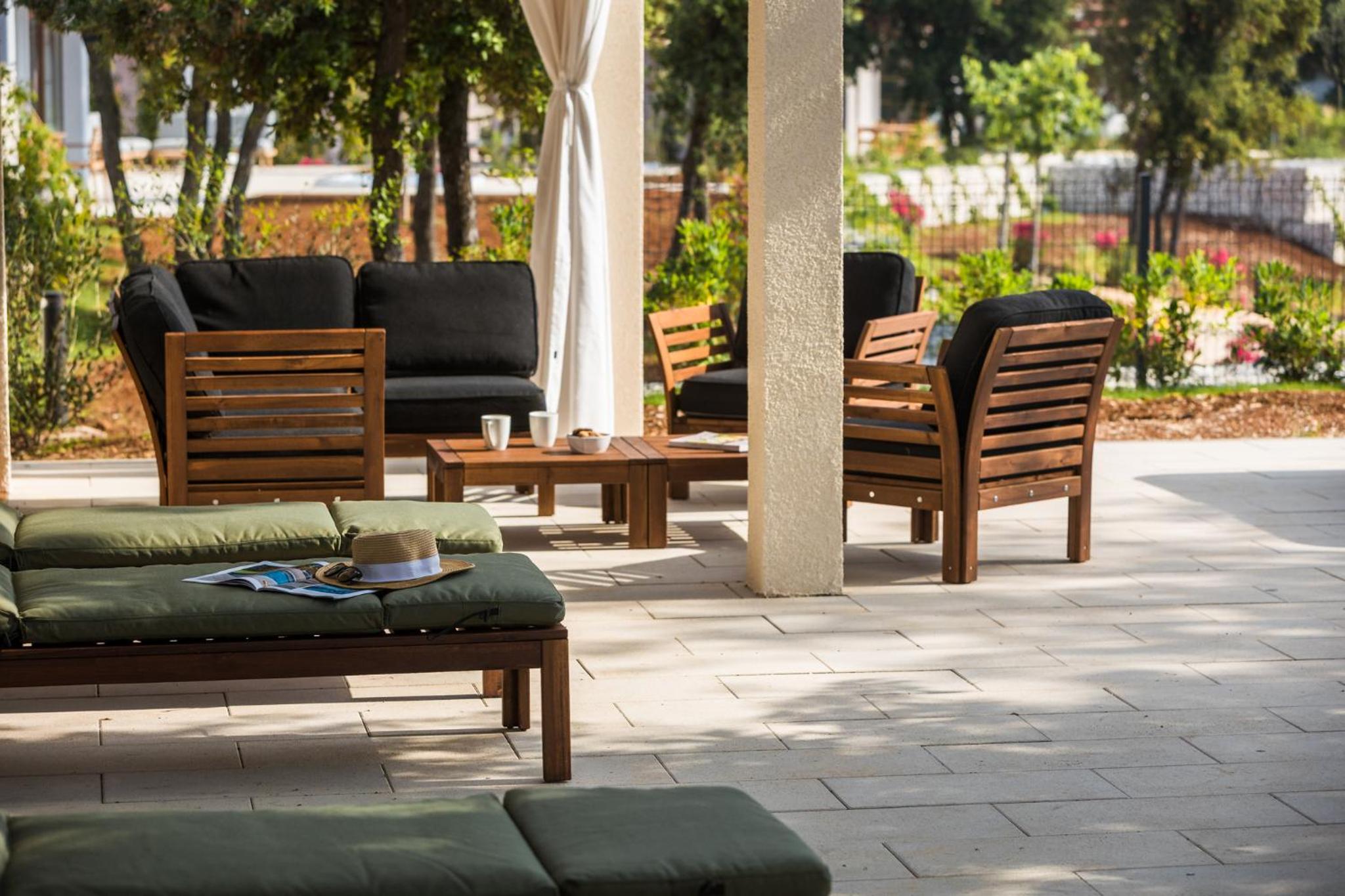 Luxury Bay ViIla with Hot Tub photo 3