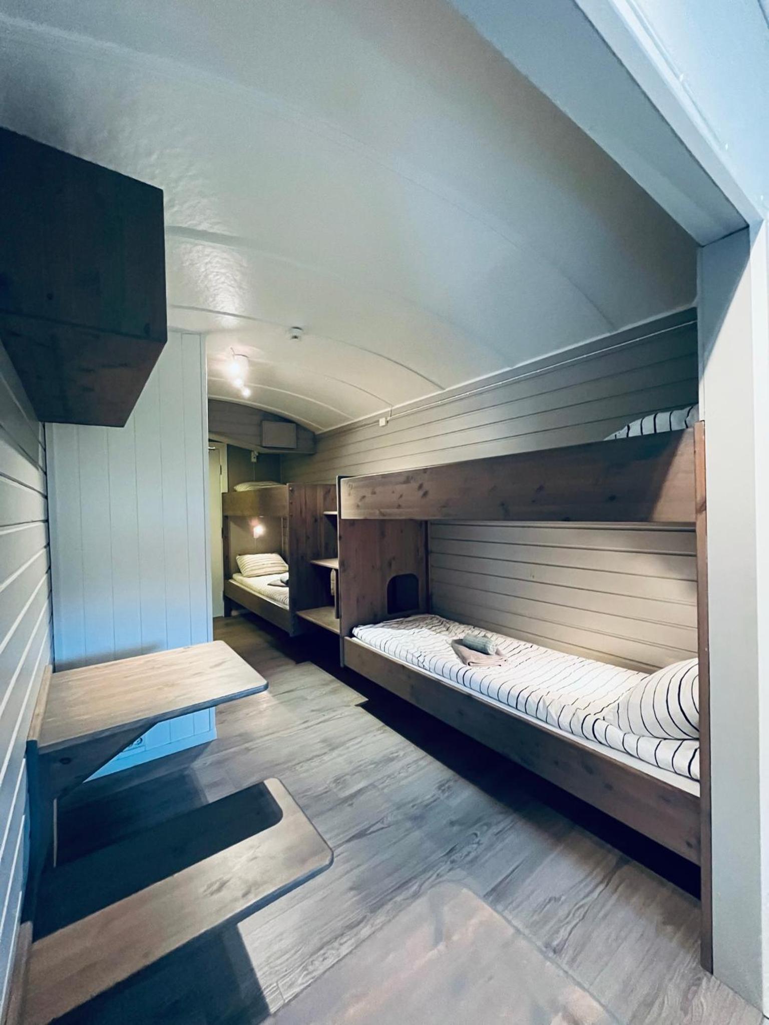 Quadruple Room with Private Bathroom photo 1