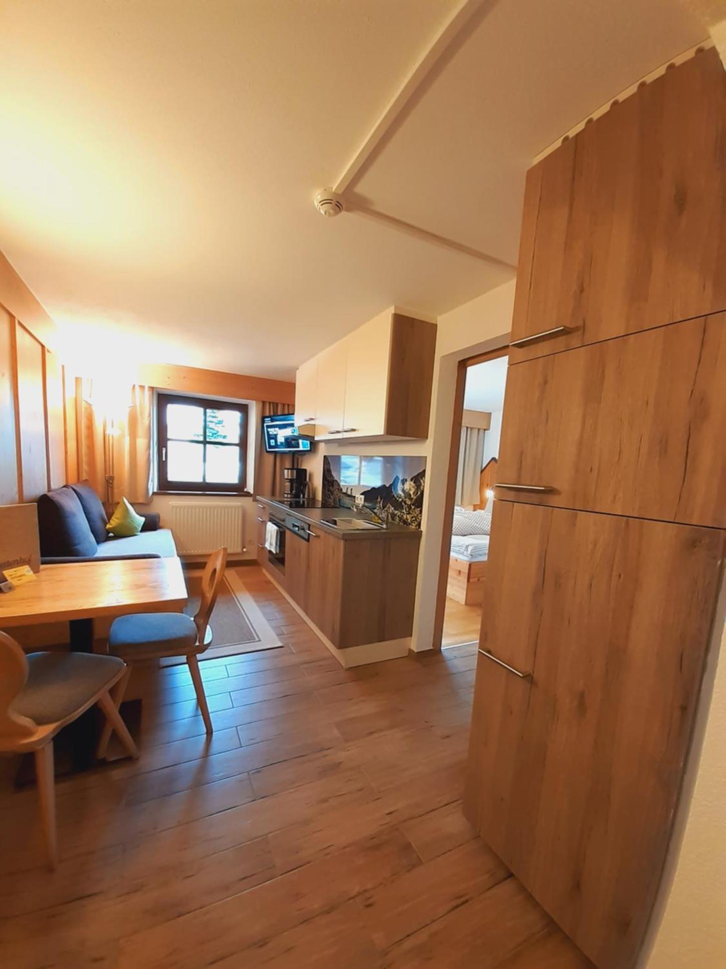 Studio Apartment with Balcony photo 2