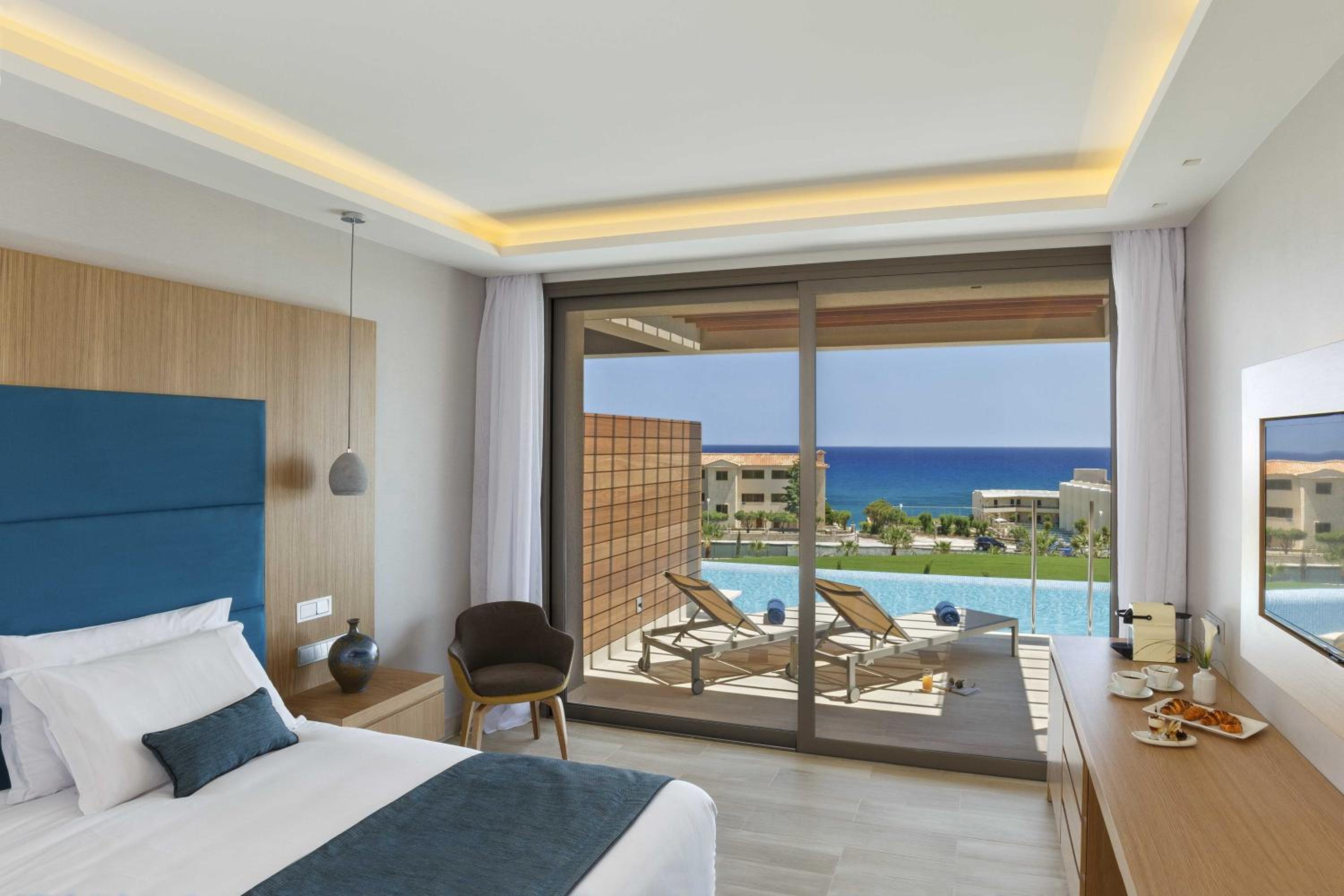 Deluxe Double Room Swim Up Side Sea View (Residences Area)