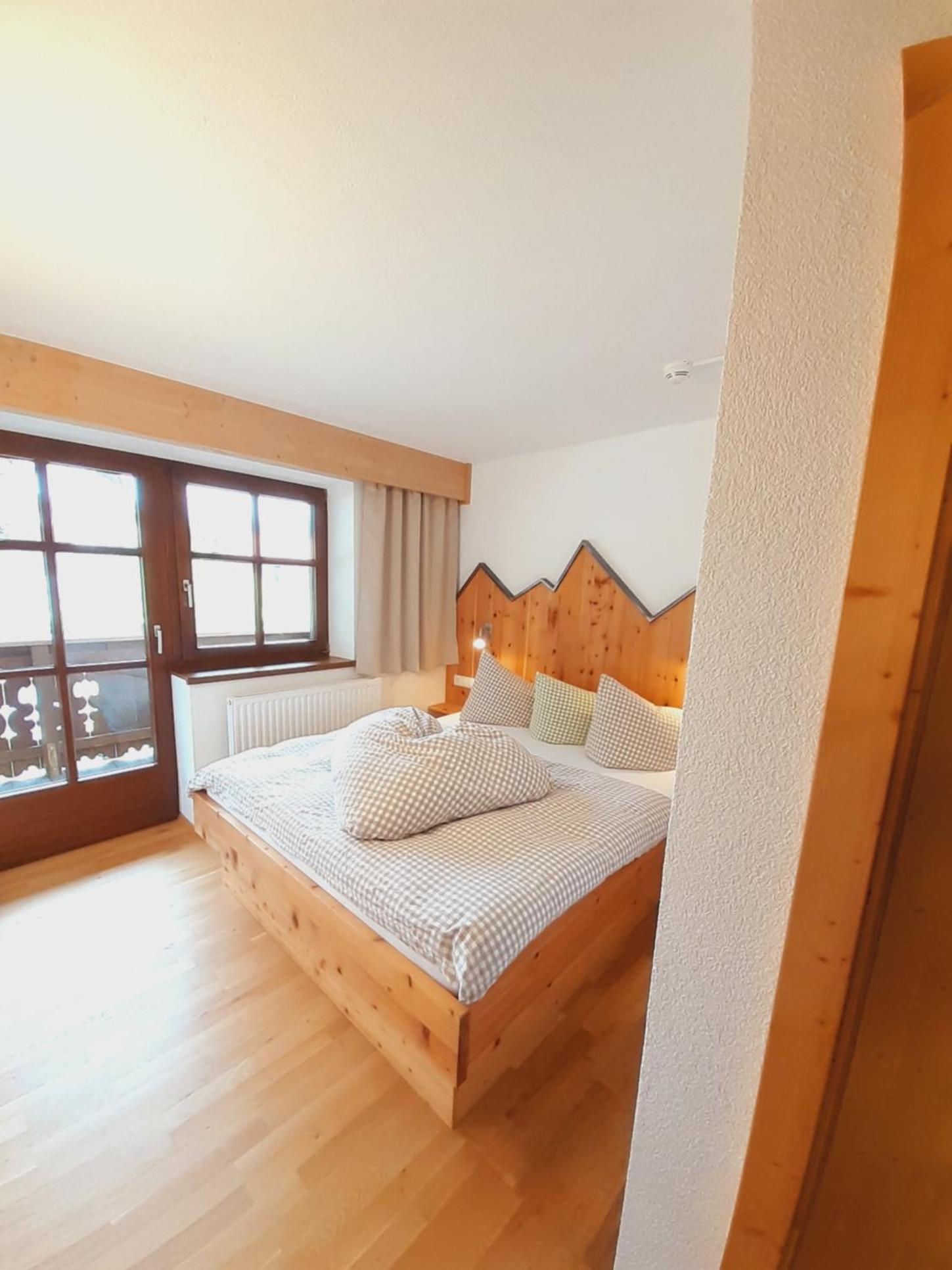 Studio Apartment with Balcony photo 1