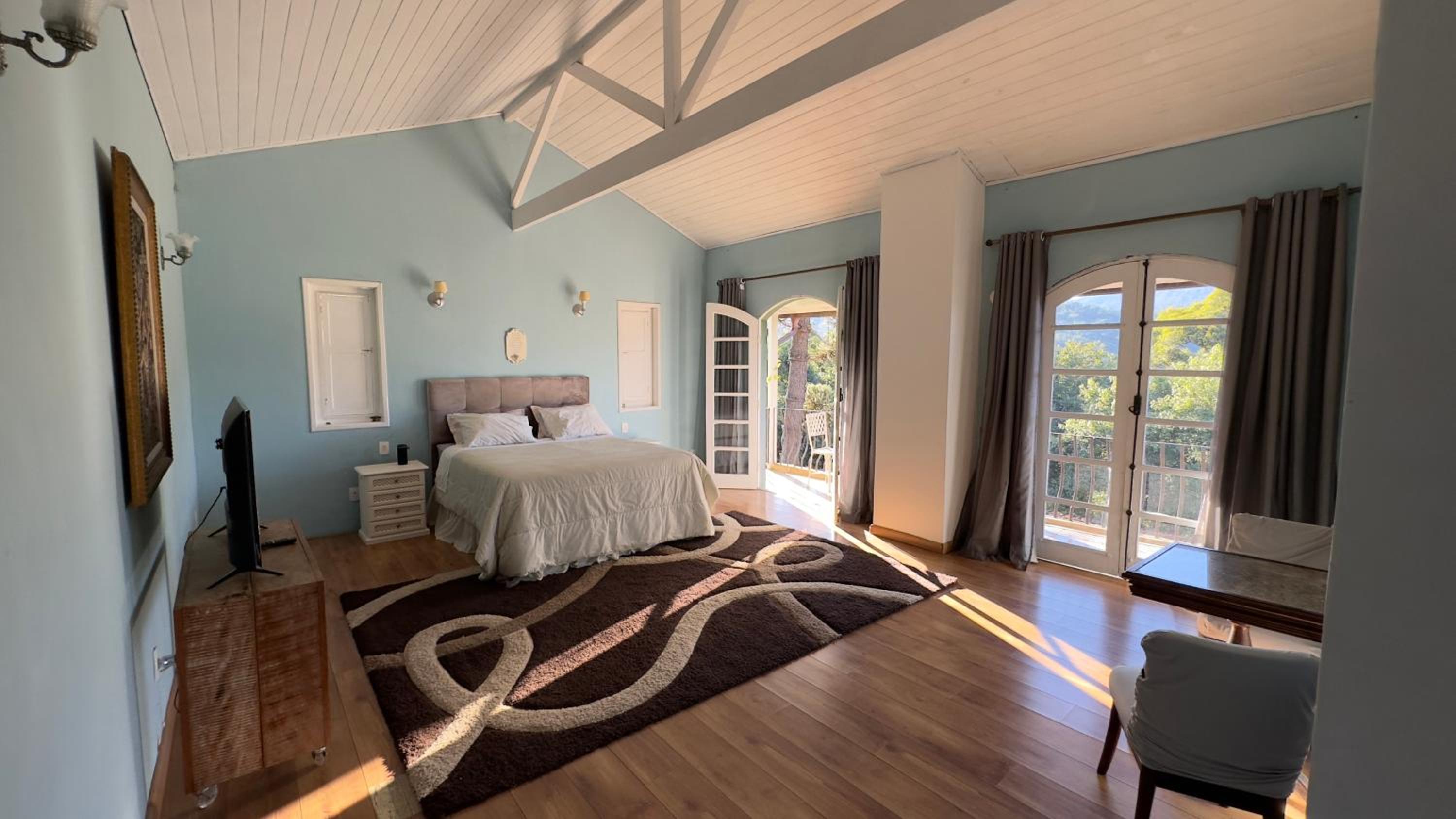 Deluxe Suite photo 2