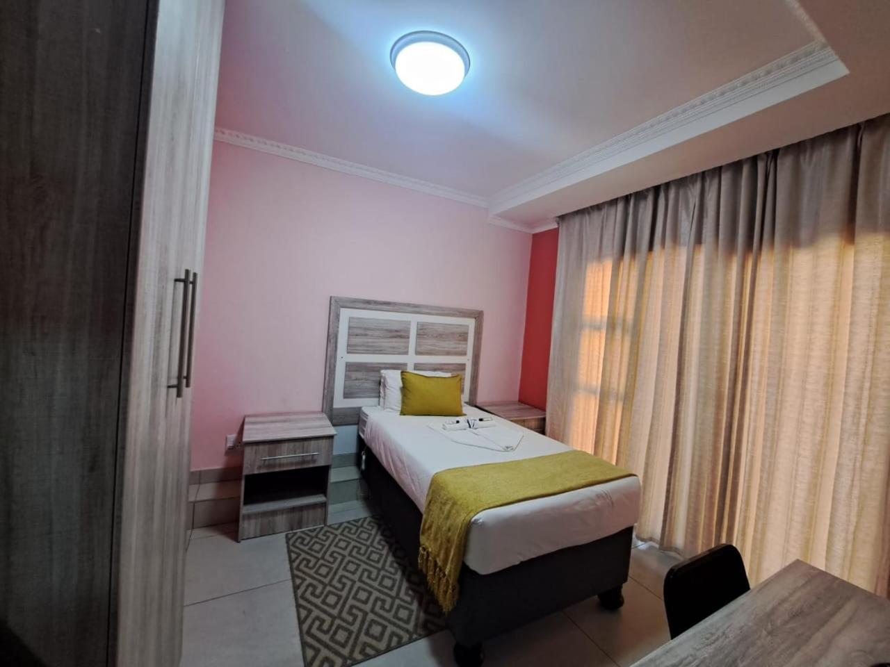 Single Room With Balcony photo 2