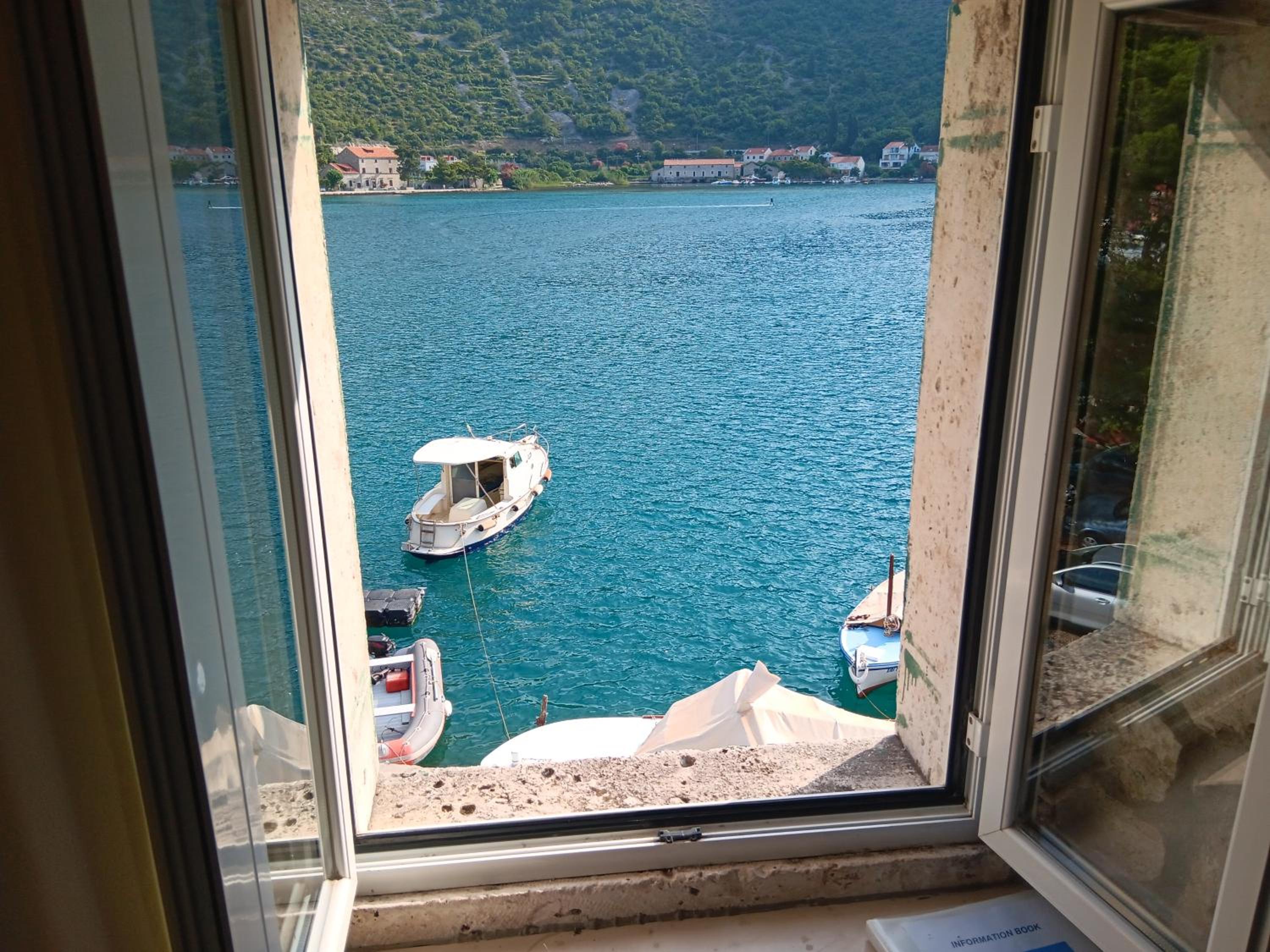 Apartment with Terrace photo 3
