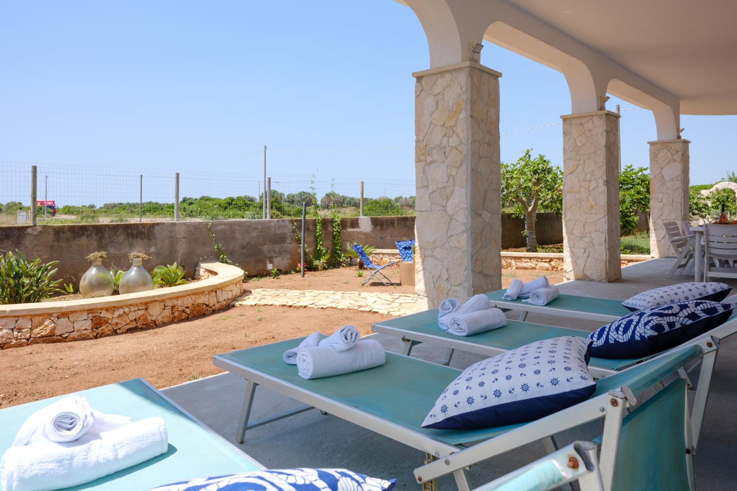 Villa photo 2