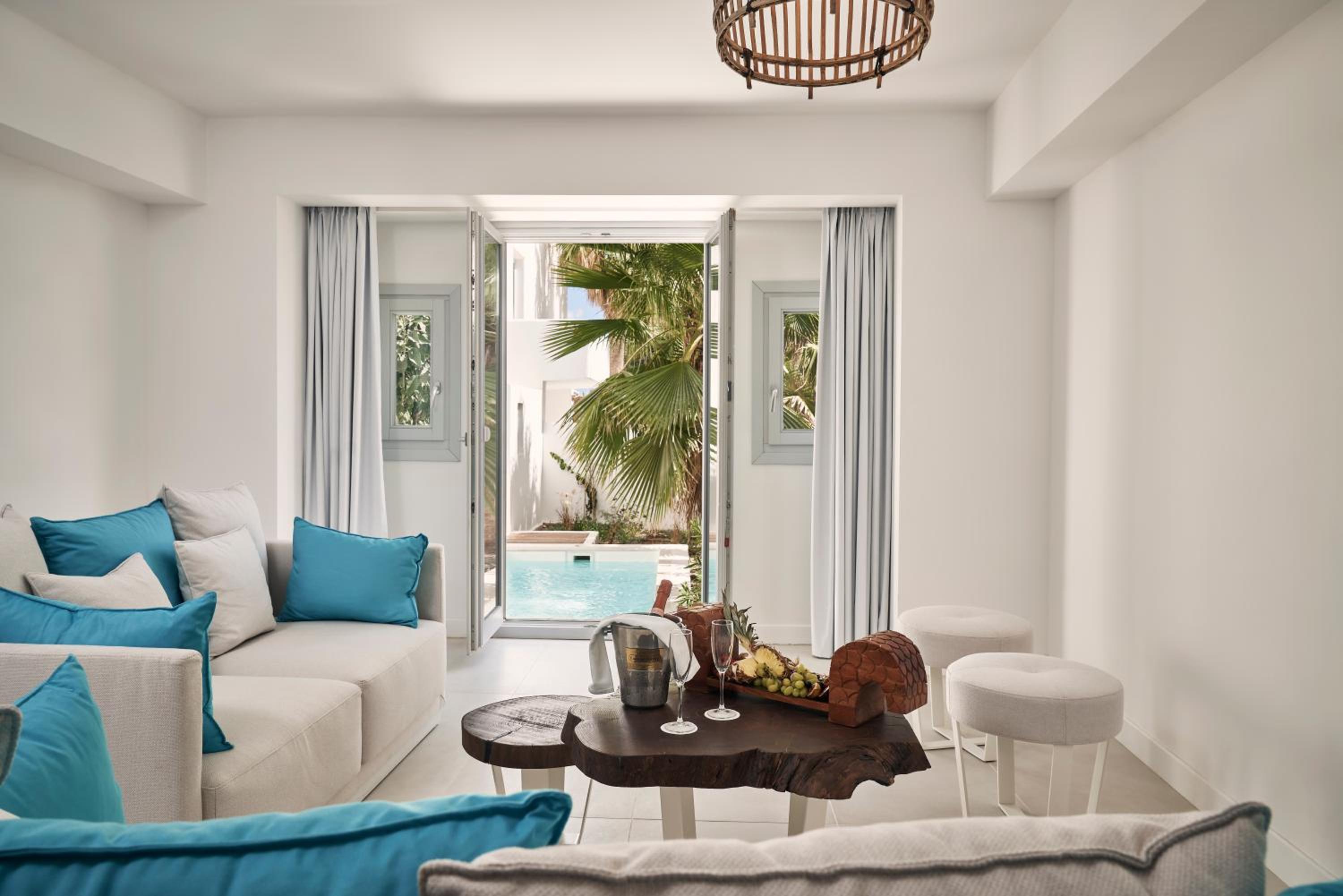 Signature Suite with Private pool photo 2