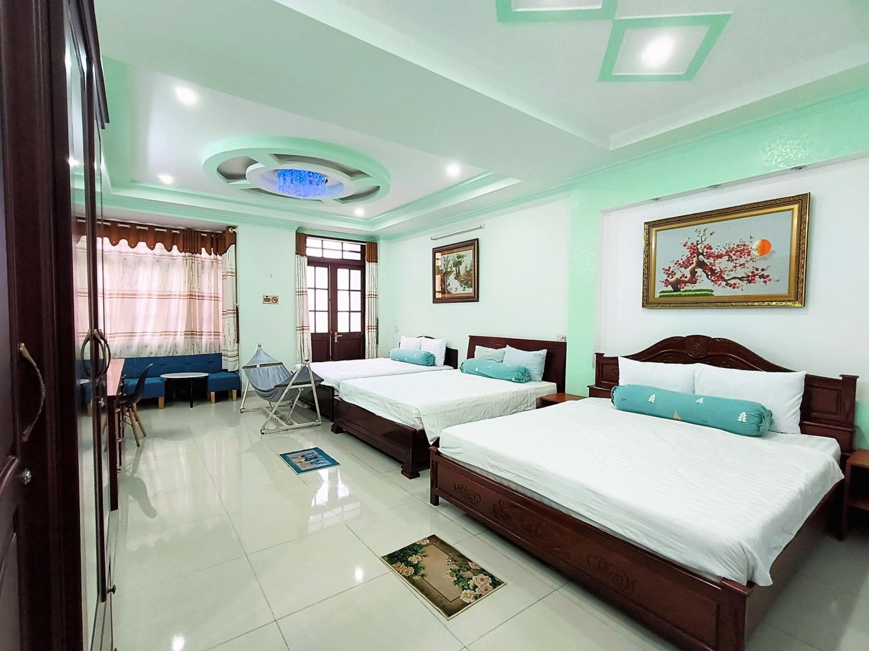 Deluxe Family Room - Photo 3