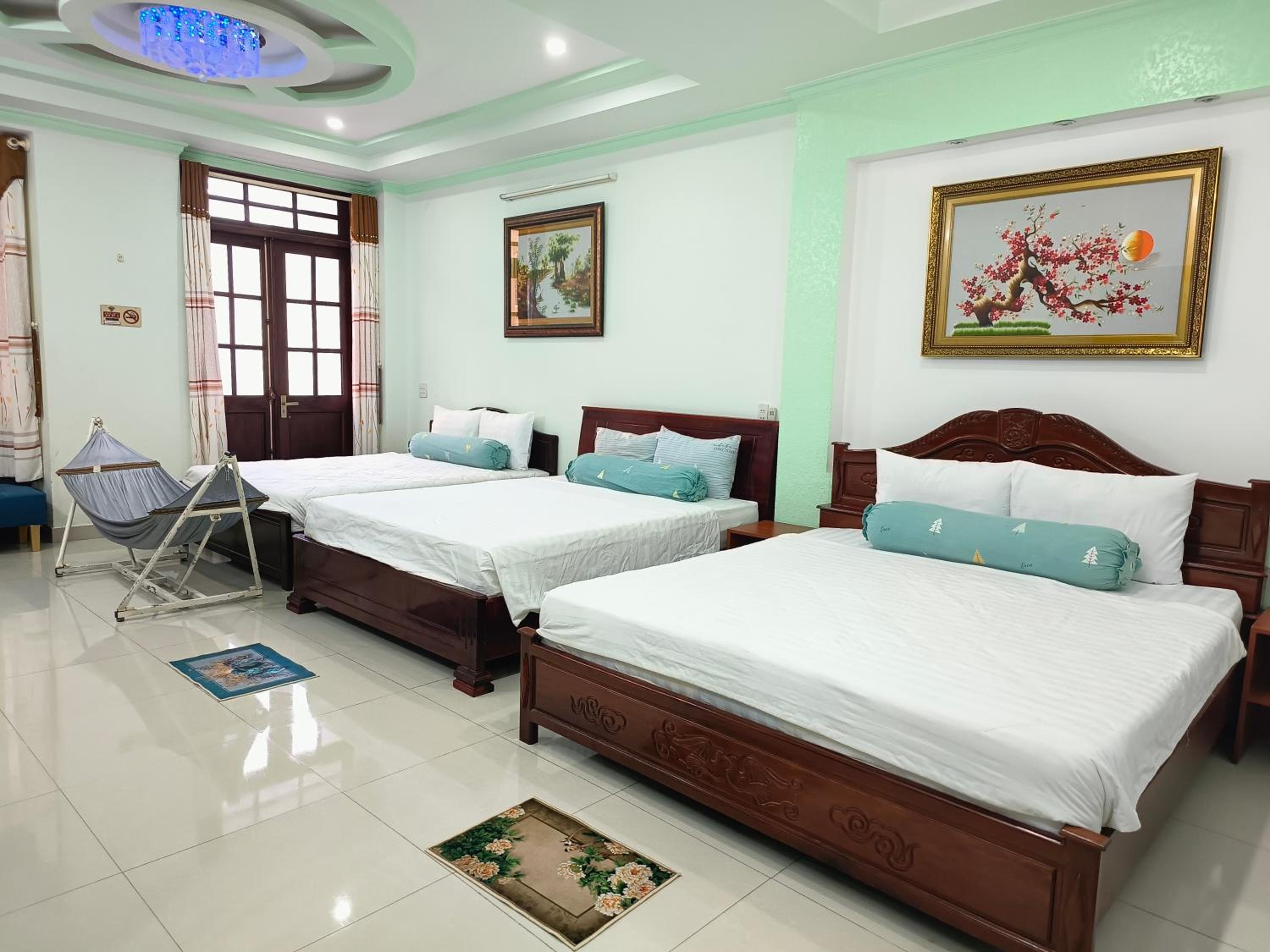 Deluxe Family Room - Photo 4