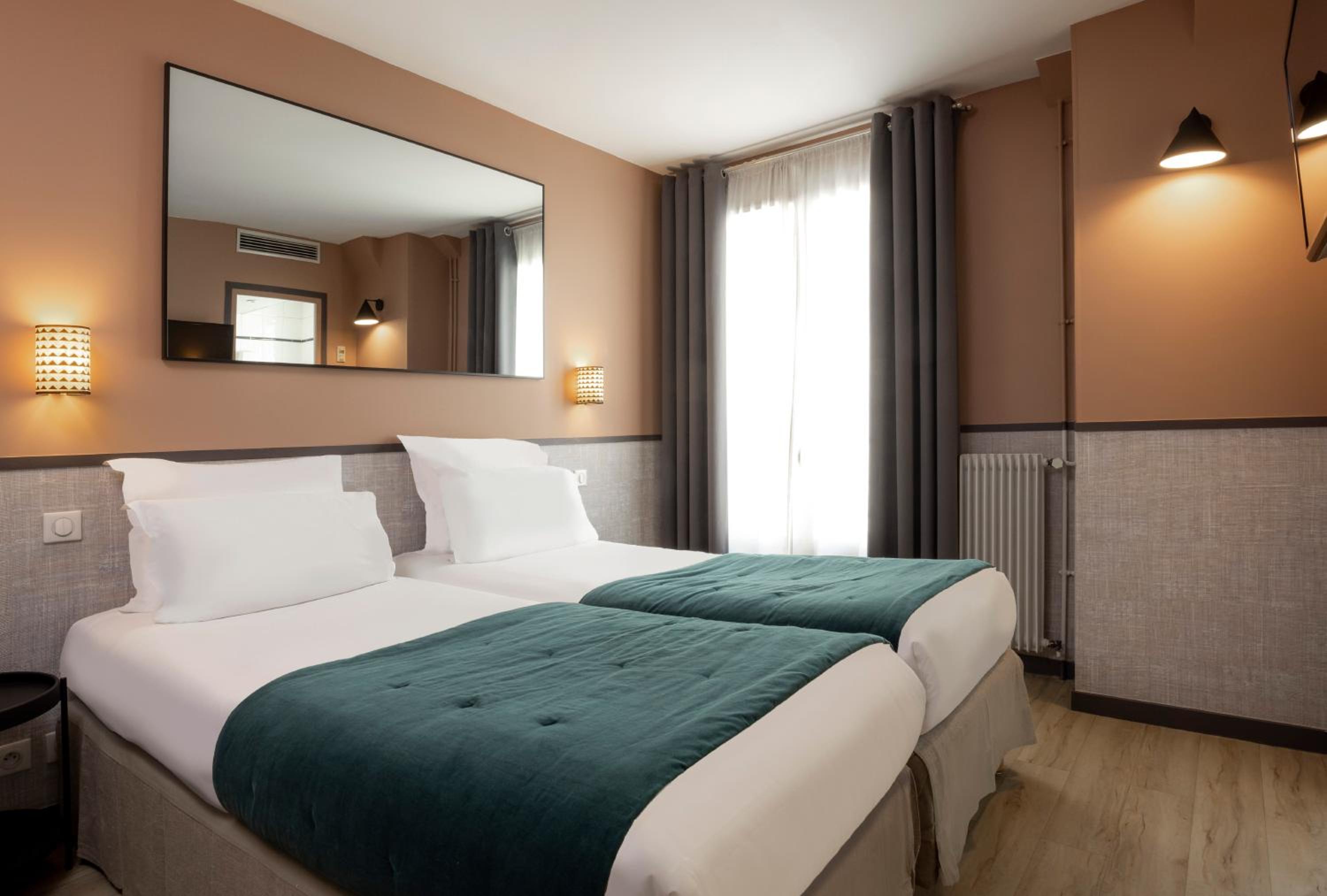 Superior Twin Room photo 3