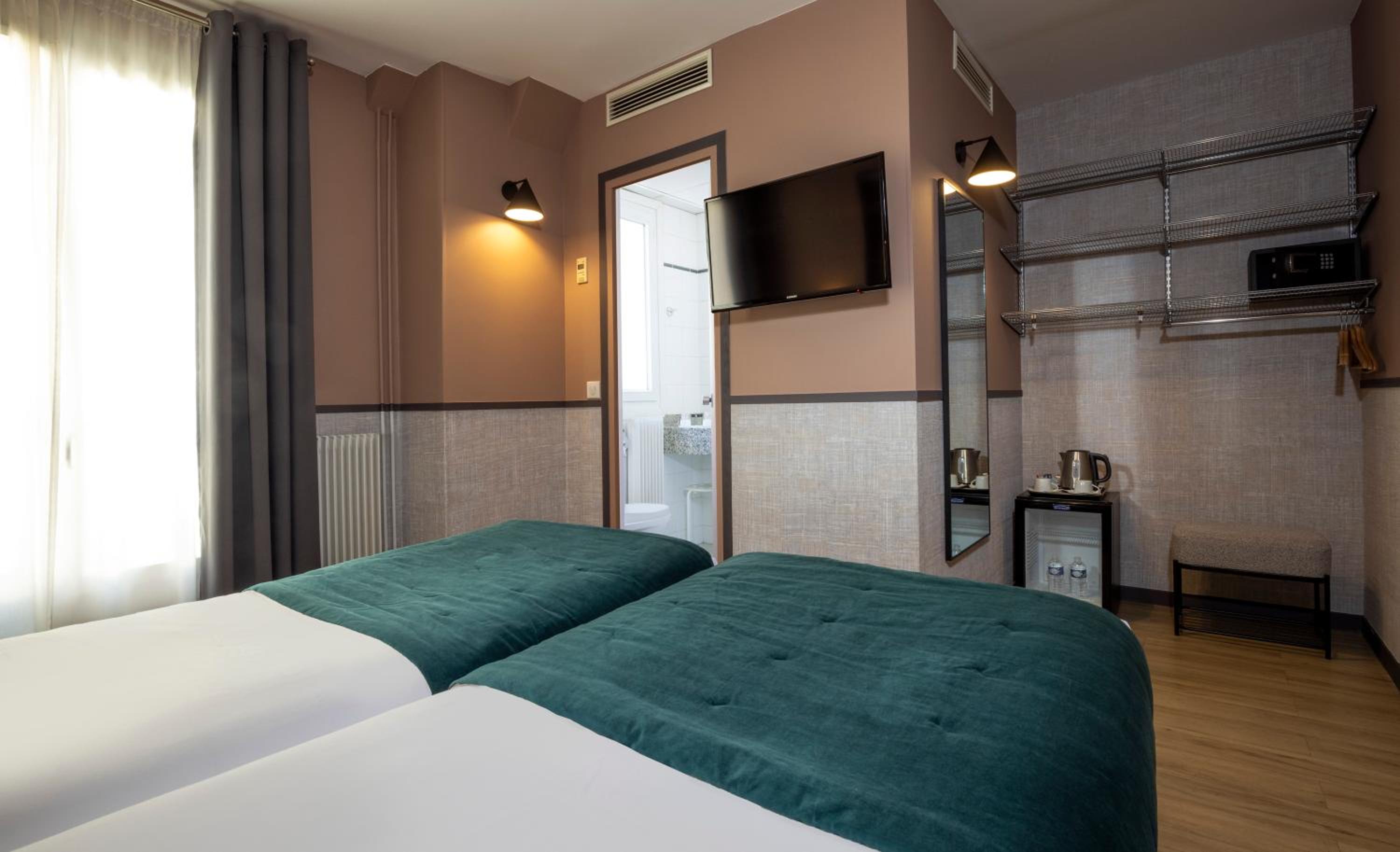 Superior Twin Room photo 2